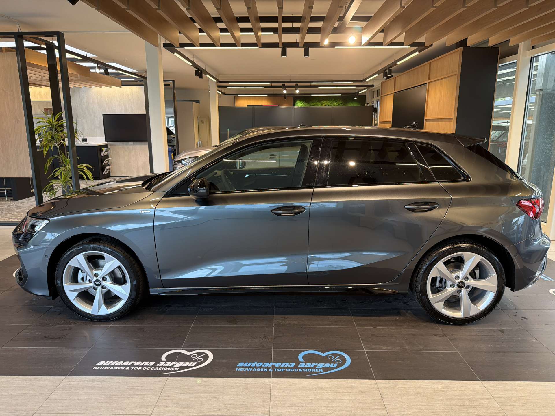 AUDI A3 Sportback 40 TFSi quattro S Line S-Tronic Automat-image-11