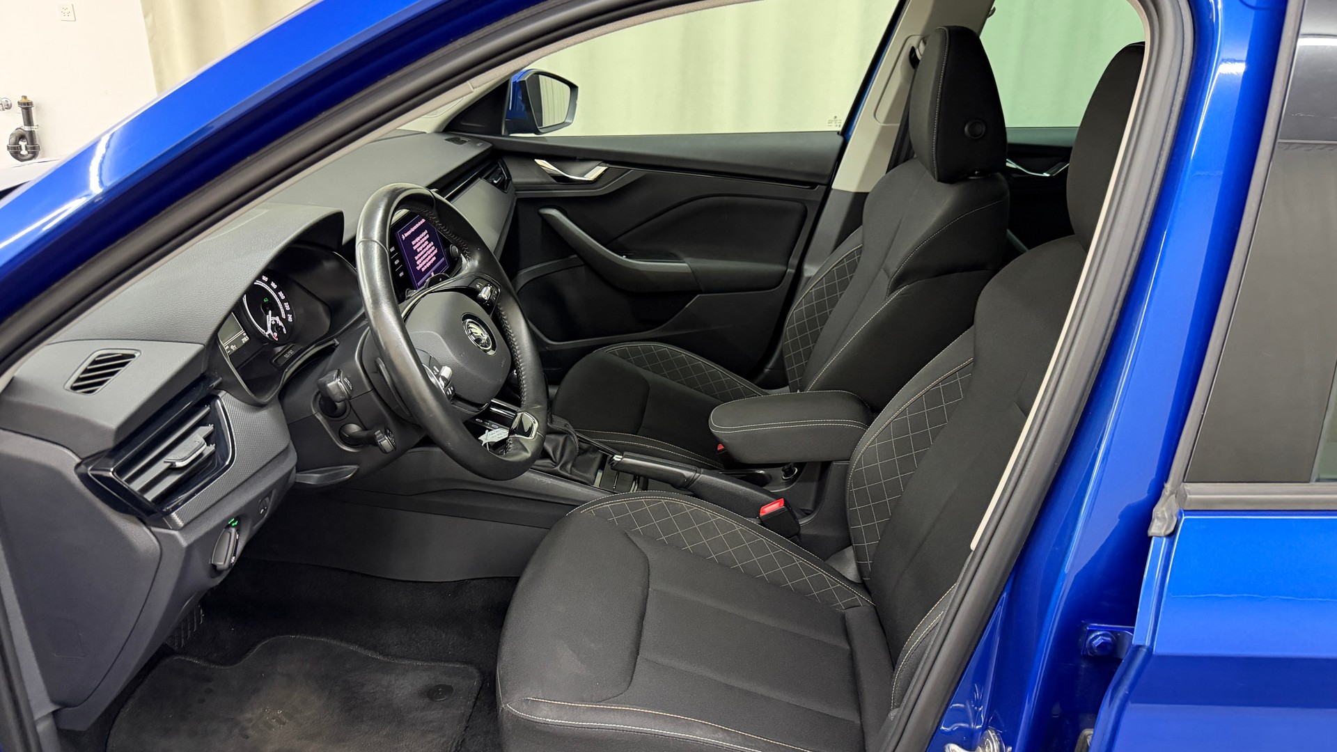 SKODA Kamiq 1.0 TSI Ambition DSG-image-6