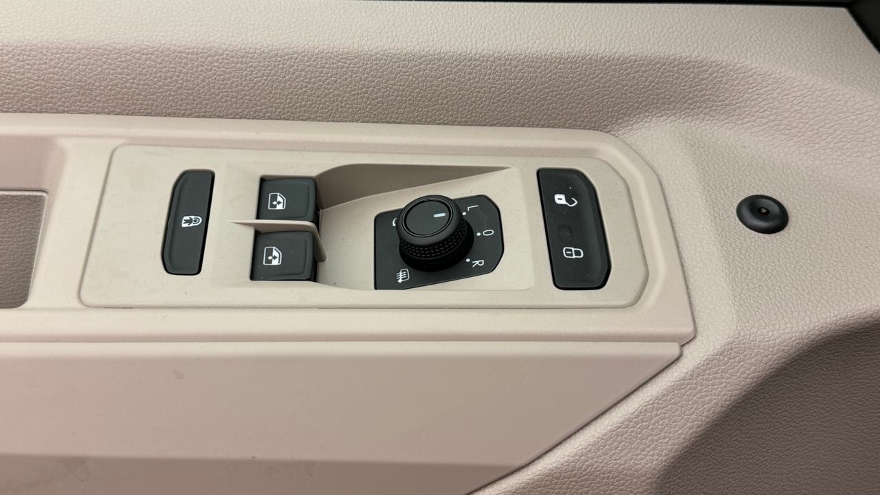 VW Multivan 2.0 TSI Life DSG Lang-image-8