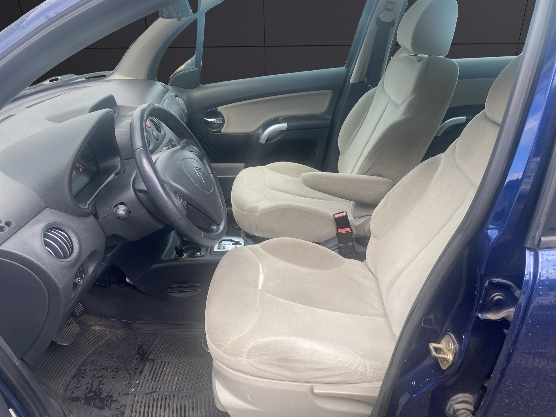 CITROEN C3 1.4i Exclusive-image-13