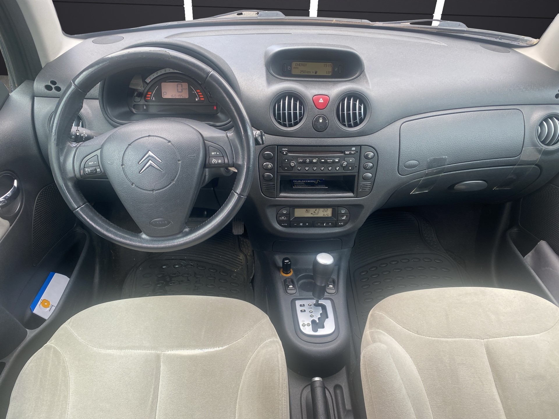 CITROEN C3 1.4i Exclusive-image-9