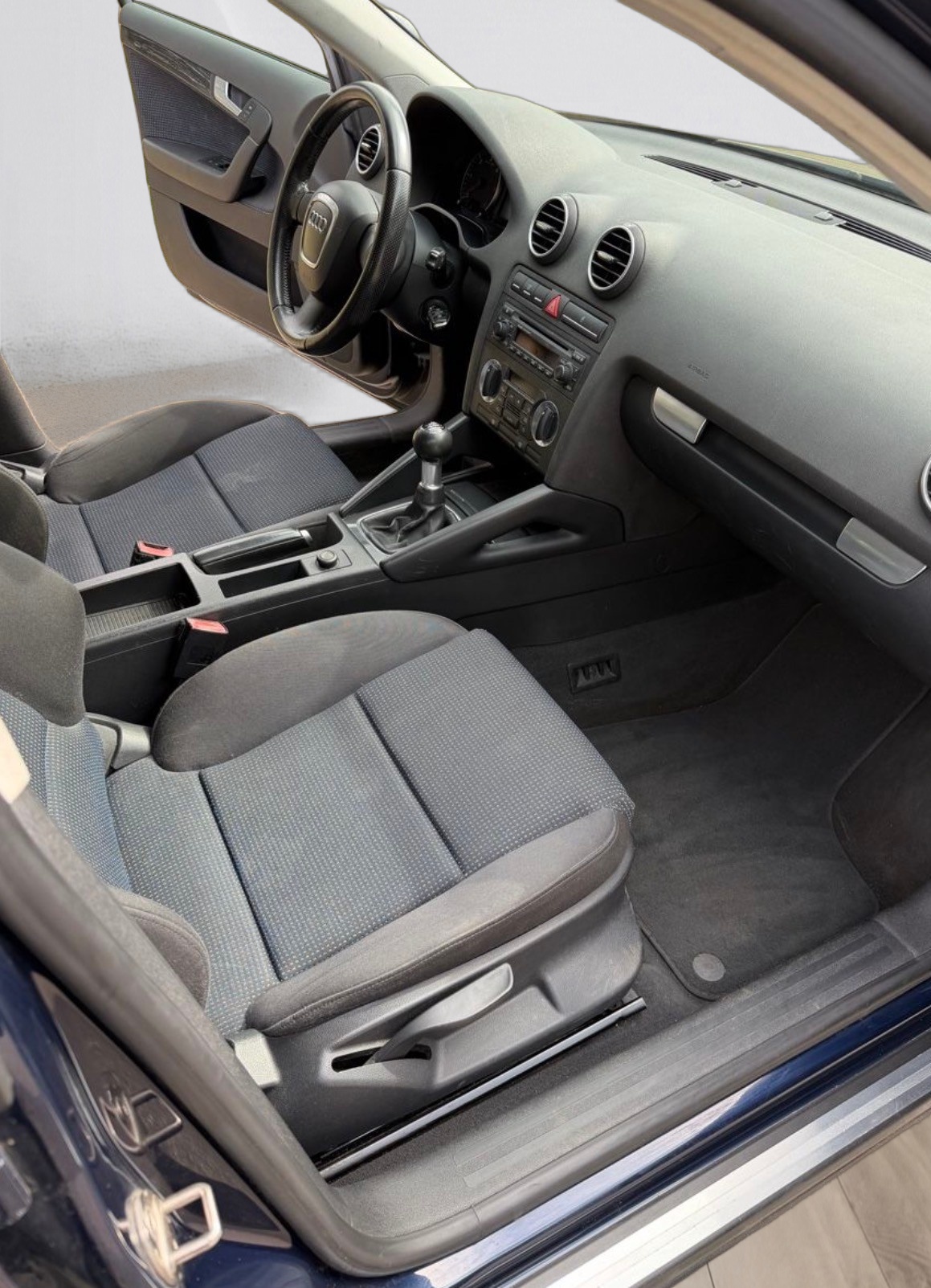 AUDI A3 Sportback 2.0 TDI Ambition Mit MFK-image-3