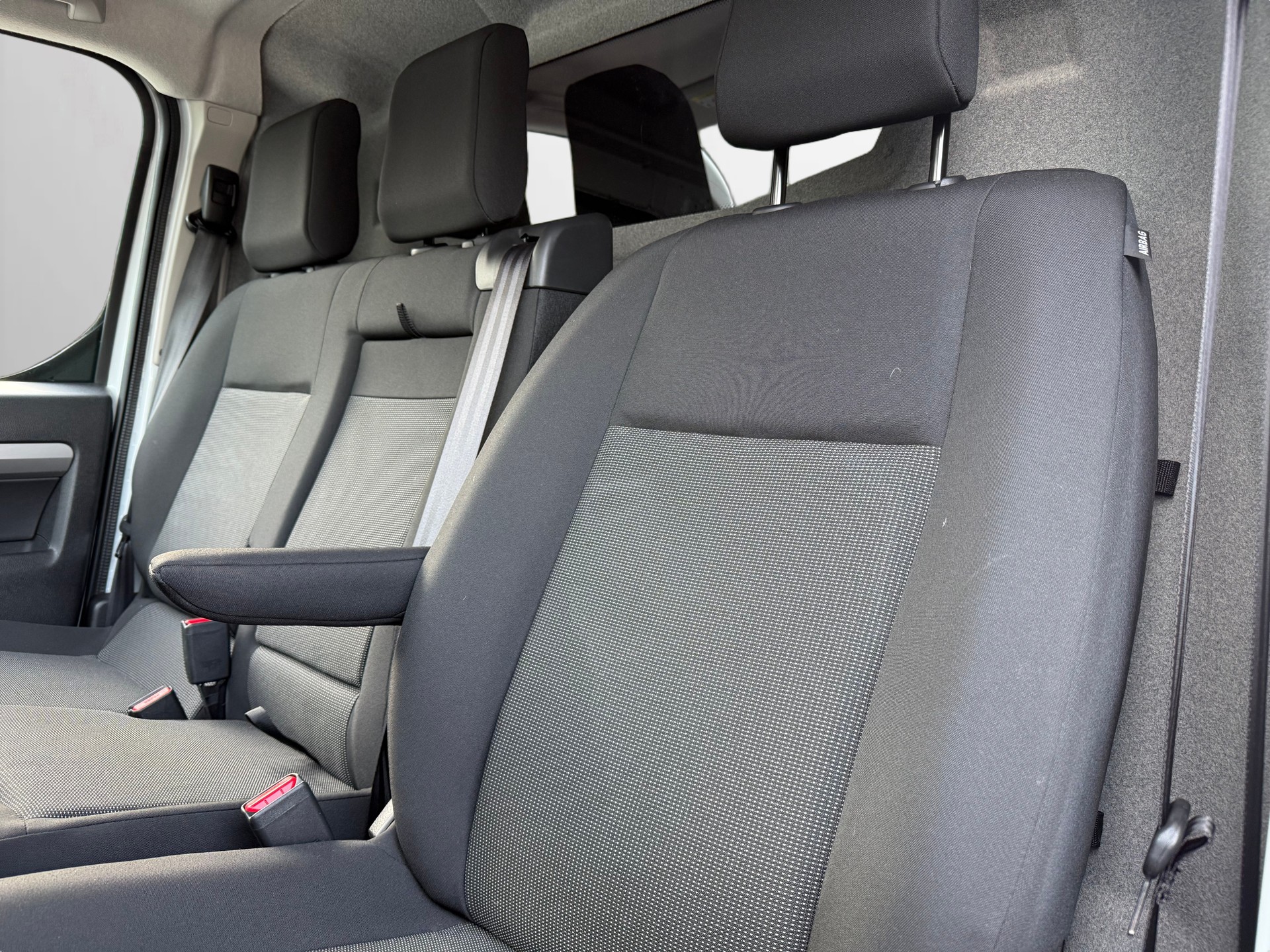 PEUGEOT Expert 2.0 BlueHDi 145 S&S Long EAT8 mit Standheizung-image-15