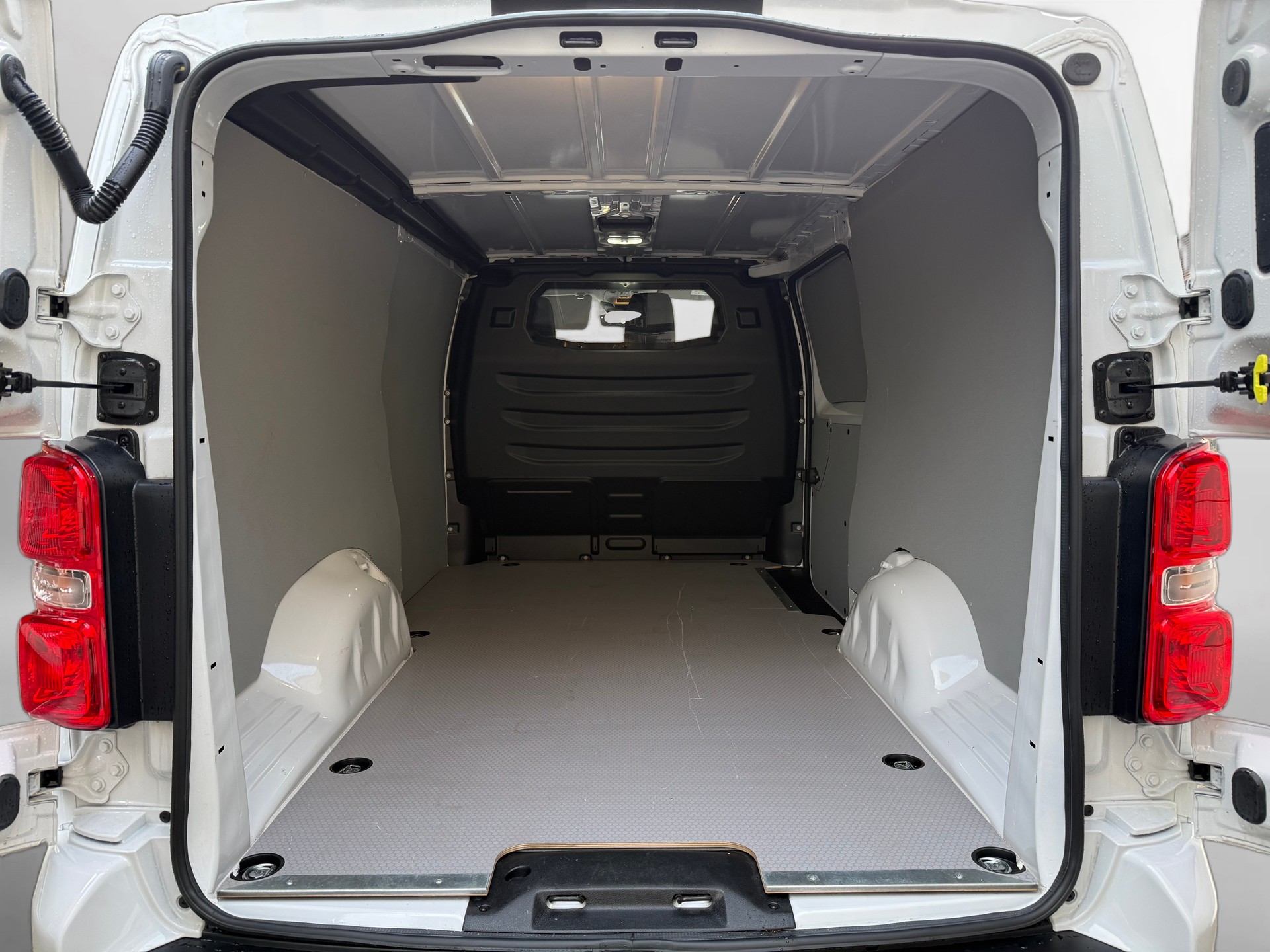 PEUGEOT Expert 2.0 BlueHDi 145 S&S Long EAT8 mit Standheizung-image-5