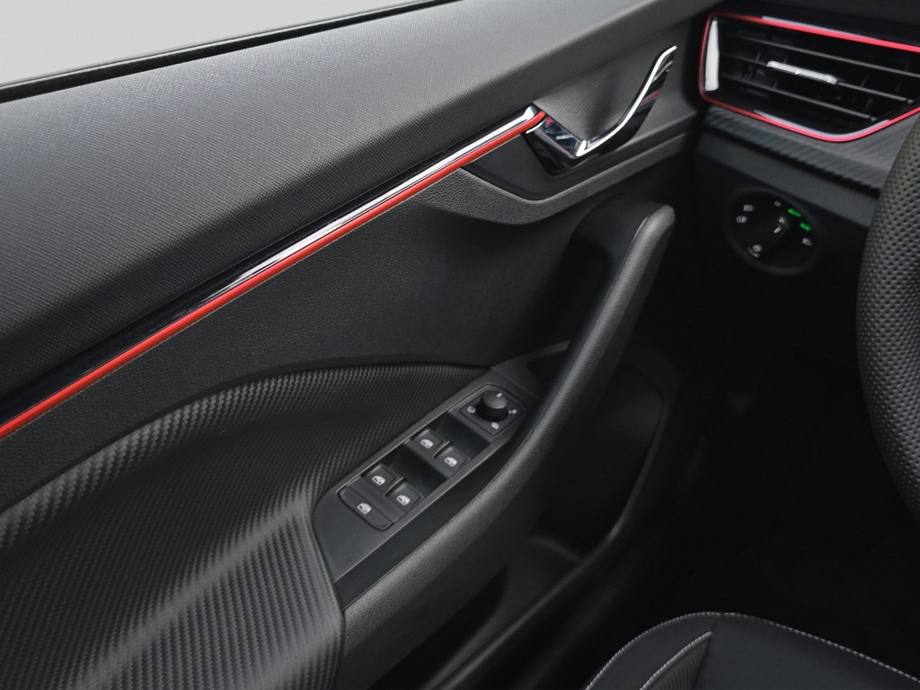 SKODA Kamiq 1.5 TSI Monte Carlo DSG-image-19