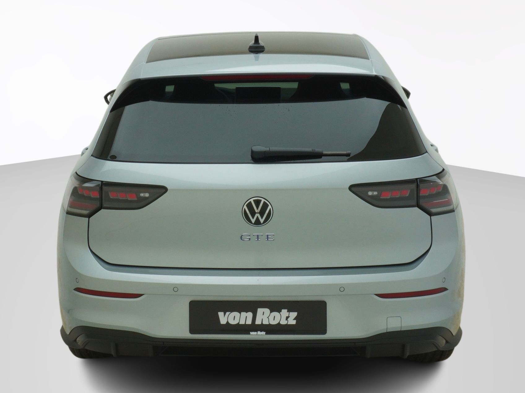 VW Golf VIII 1.5 TSI Plug-in-Hybrid GTE DSG-image-2