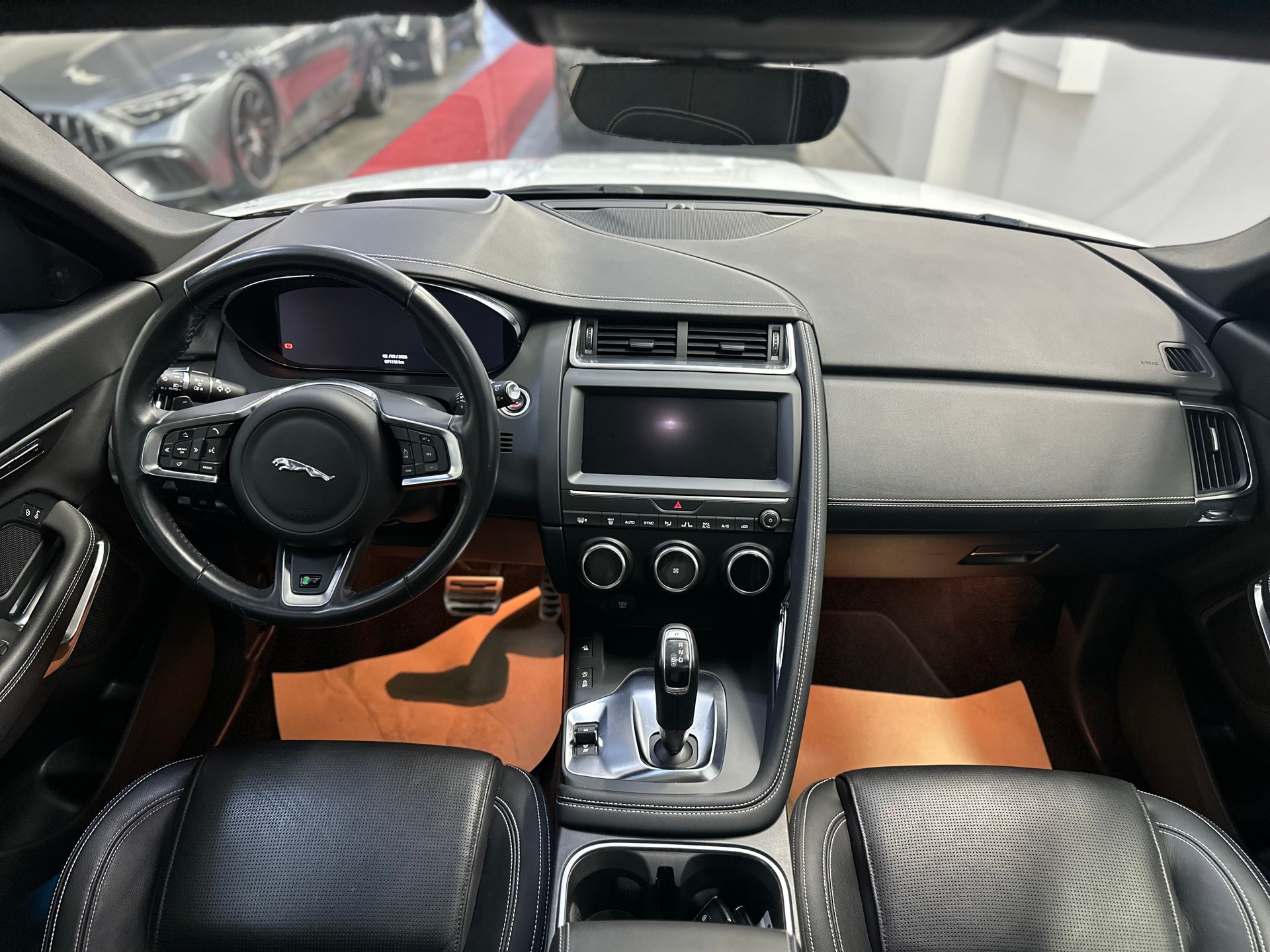 JAGUAR E-Pace 2.0 P250 R-Dynamic SE AWD Automatik-image-10