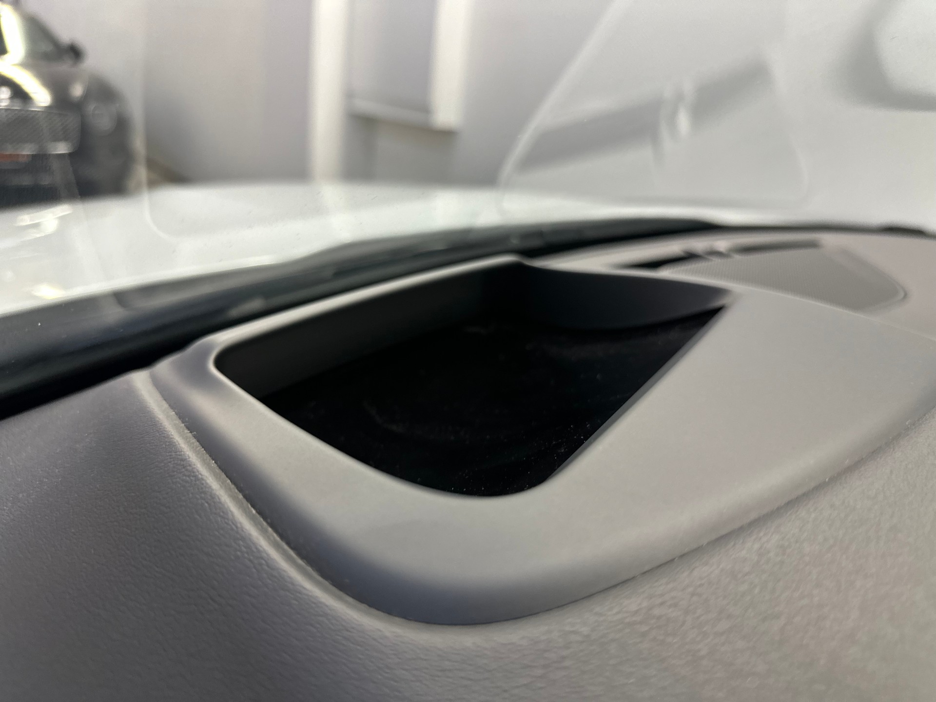 JAGUAR E-Pace 2.0 P250 R-Dynamic SE AWD Automatik-image-15