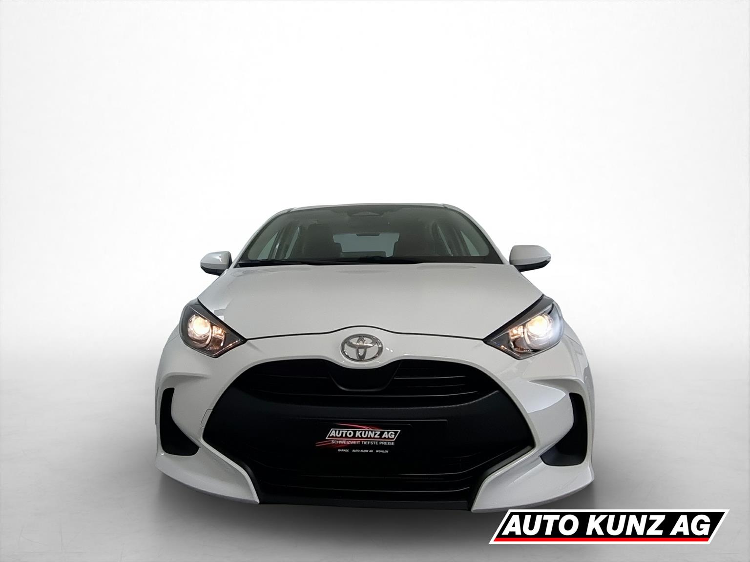 TOYOTA Yaris 1.5 Hybrid Active-showroom-element-1