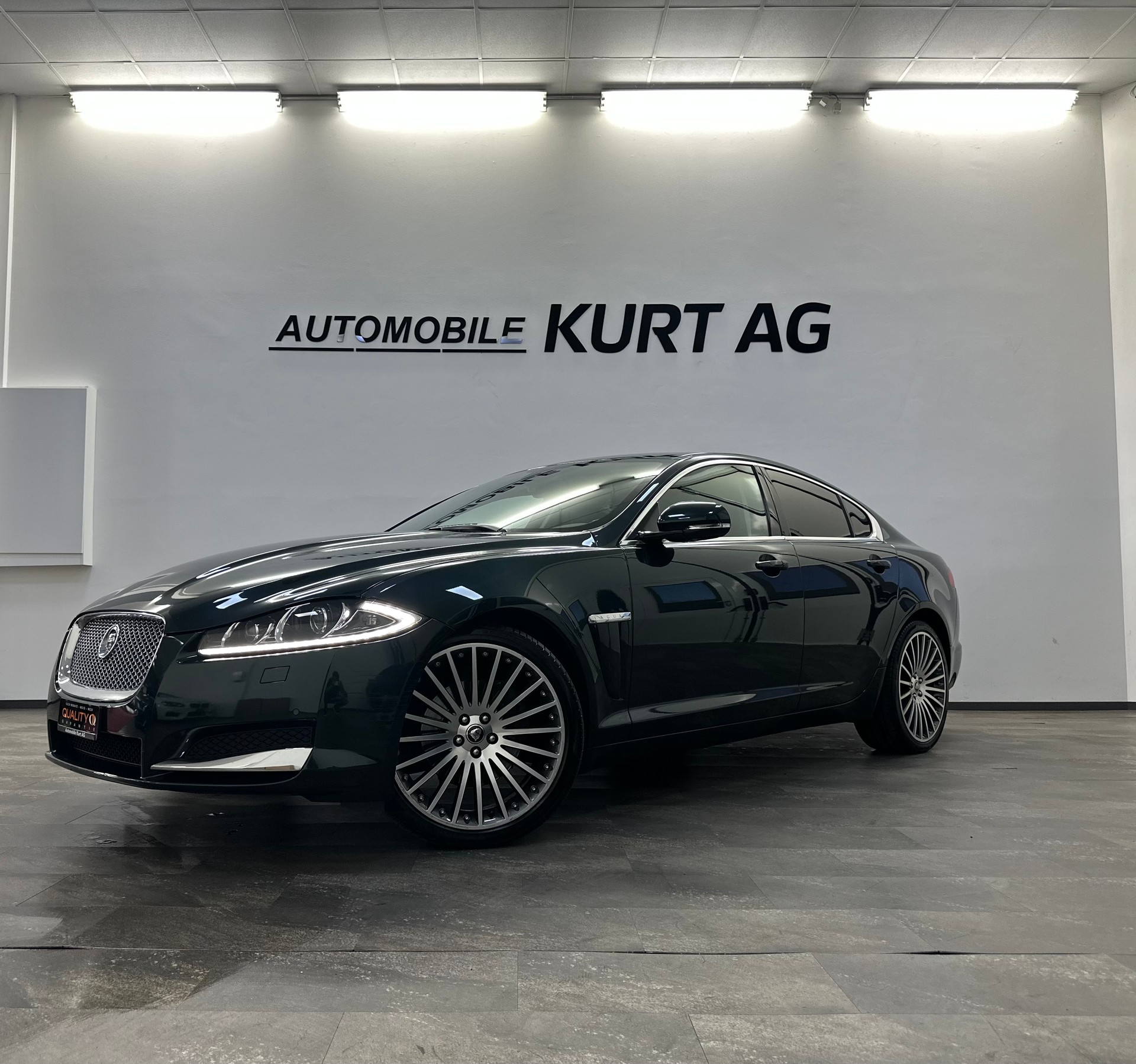 JAGUAR XF 3.0d V6 Luxury-image-1