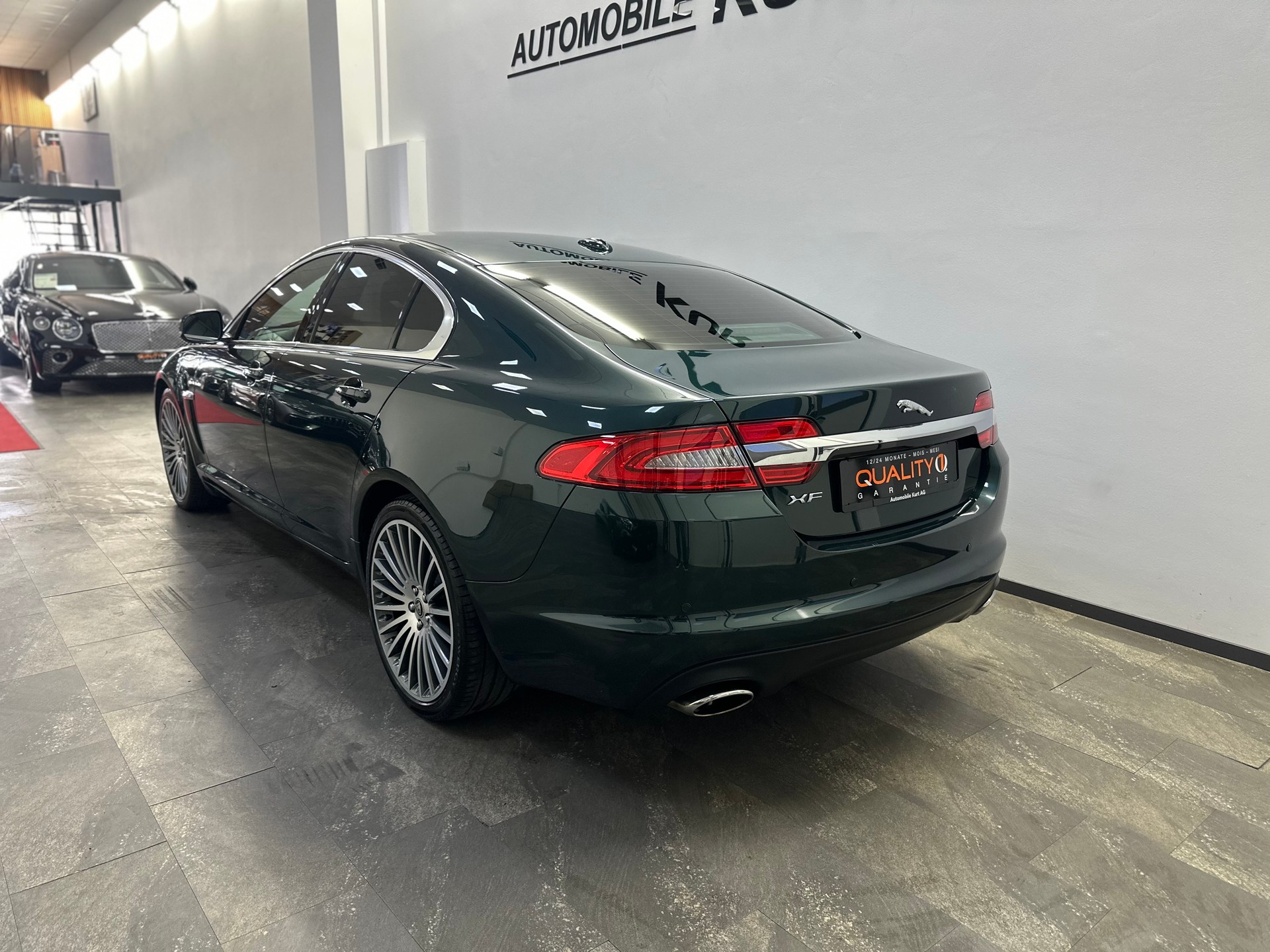 JAGUAR XF 3.0d V6 Luxury-image-3