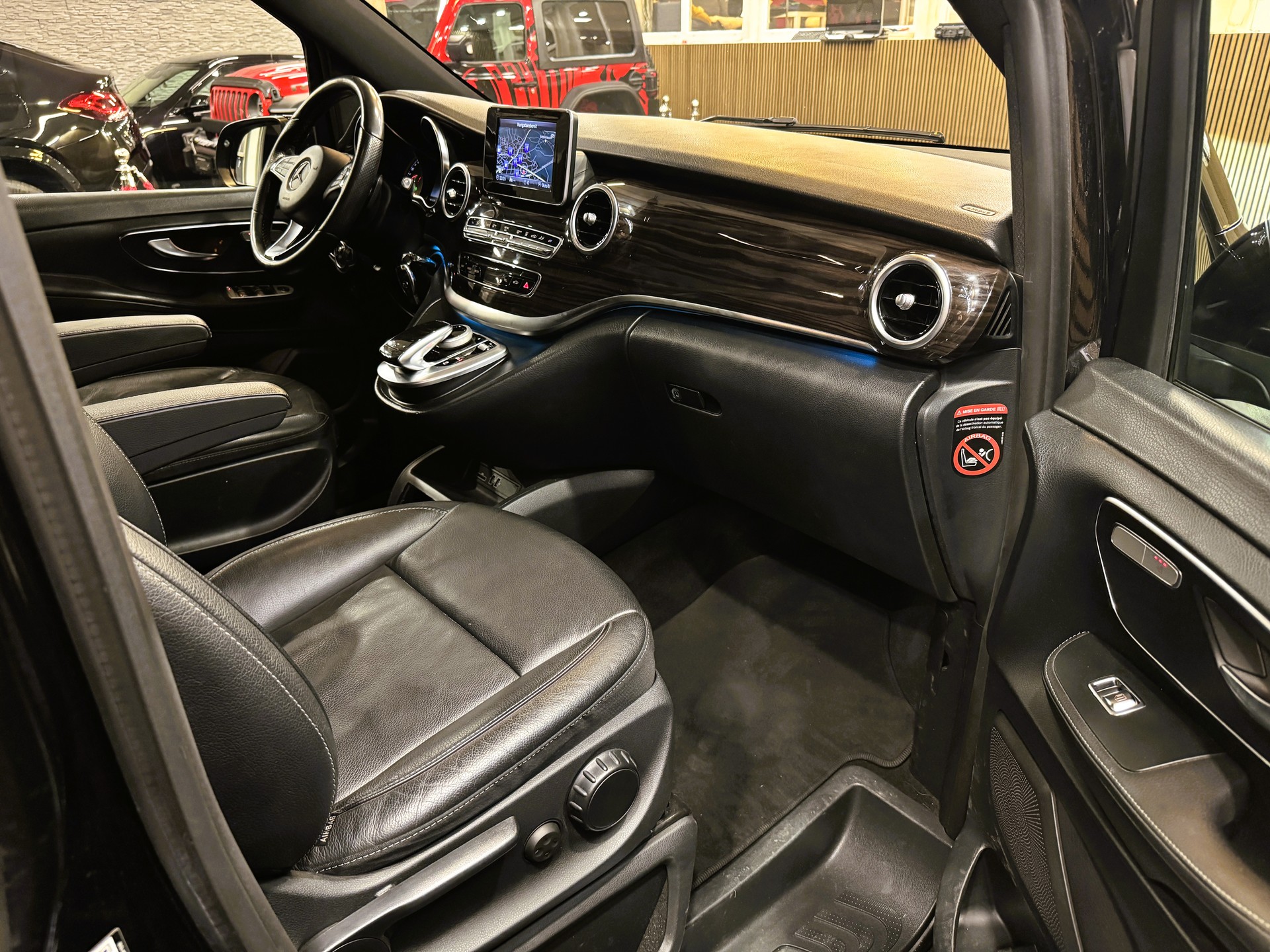 MERCEDES-BENZ V 250 d Avantgarde extralang 4M 7G-Tronic-image-20