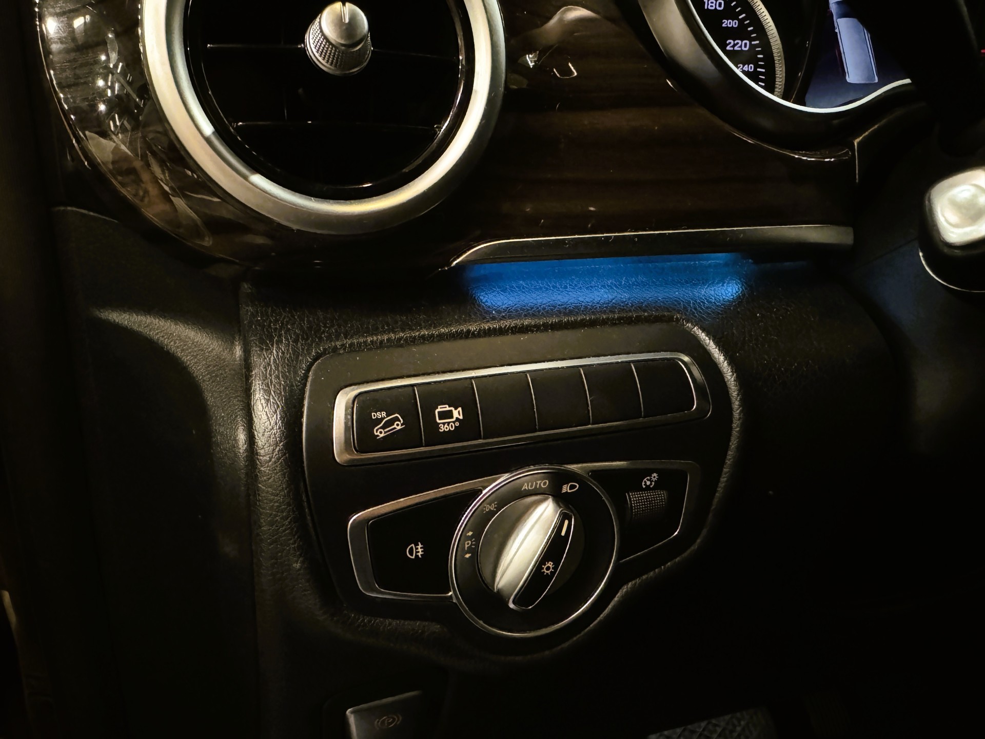 MERCEDES-BENZ V 250 d Avantgarde extralang 4M 7G-Tronic-image-10