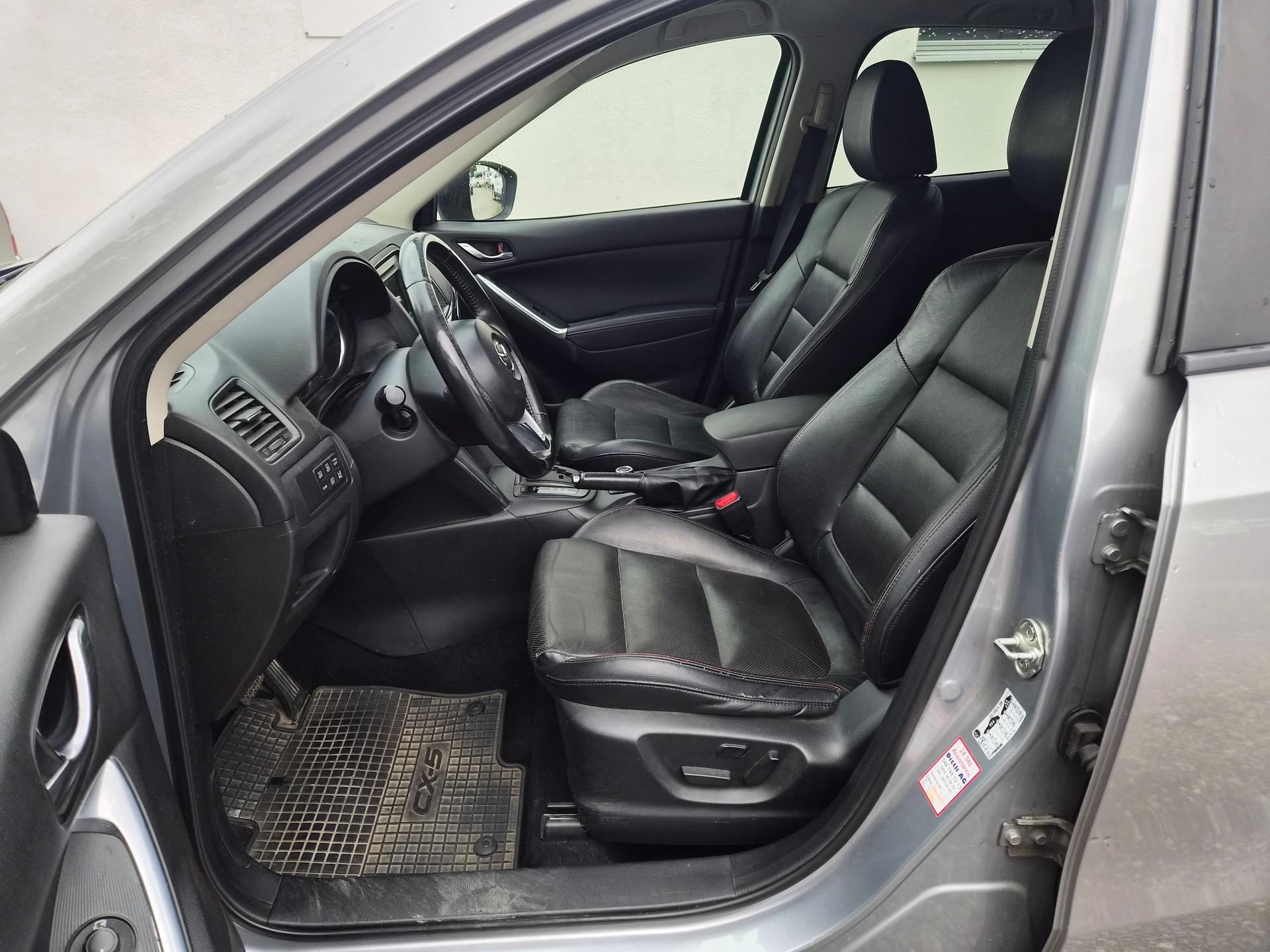 MAZDA CX-5 2.2 D HP Revolution AWD Automatic-image-4