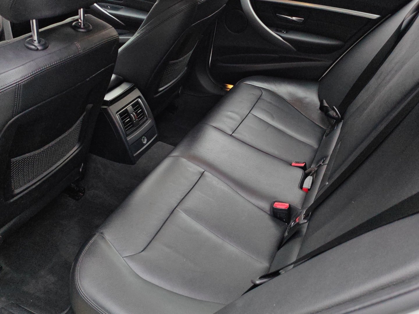 BMW 320d xDrive Touring Edition Sport Line Steptronic – 190 ch – PDC av/ar, comfort access [Expertisé + Garantie 12 mois]-image-11