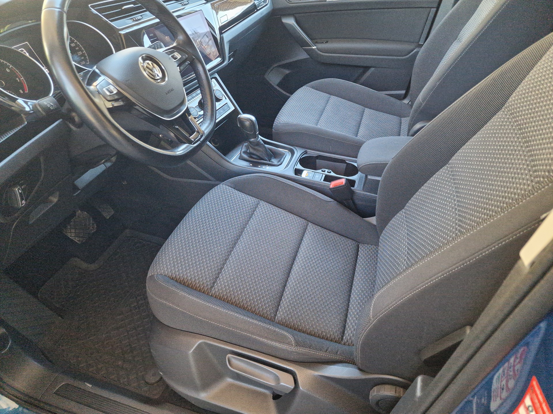 VW Touran 1.4 TSI BlueMotion Technology Highline DSG-image-6