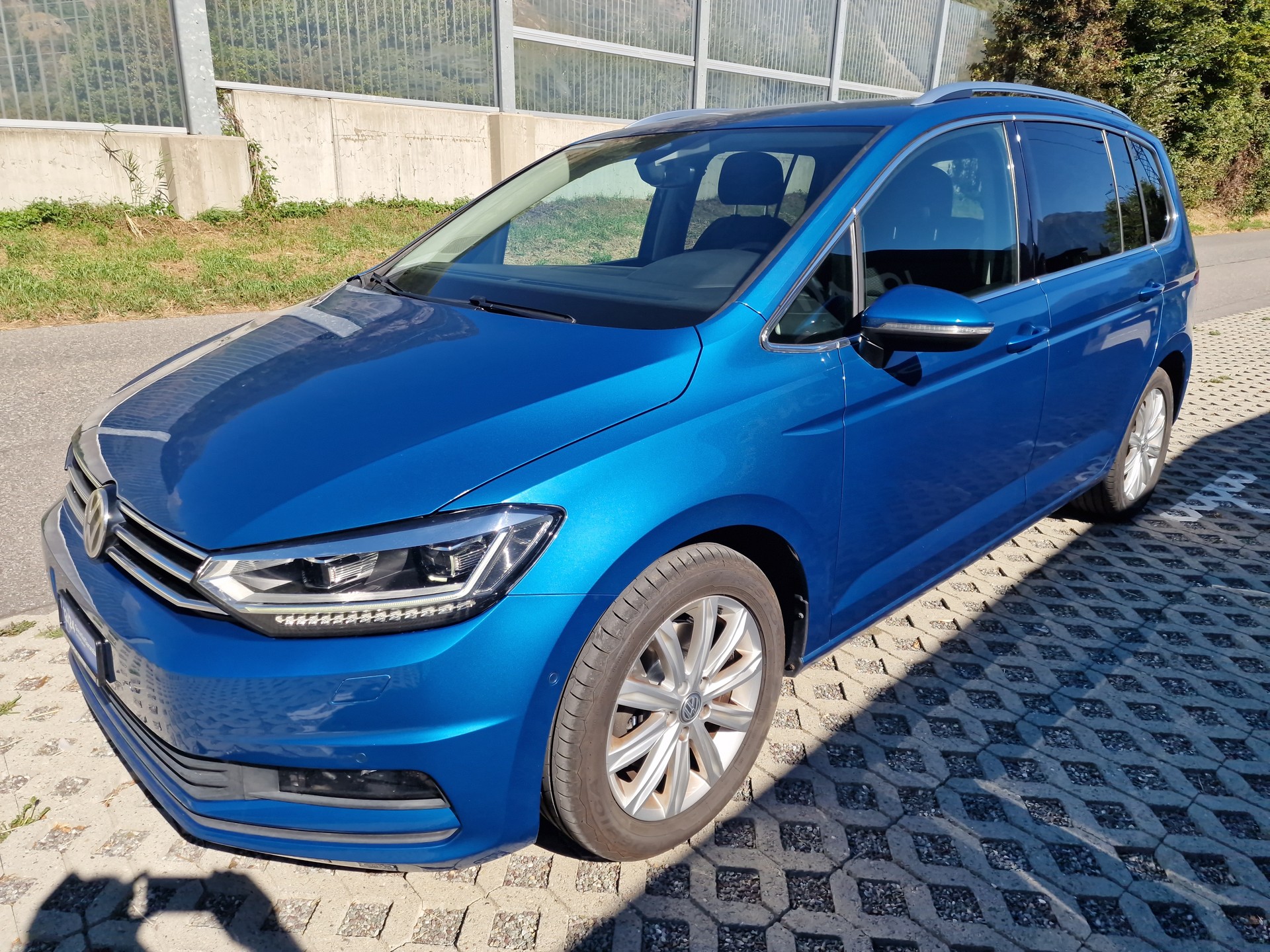 VW Touran 1.4 TSI BlueMotion Technology Highline DSG-image-1