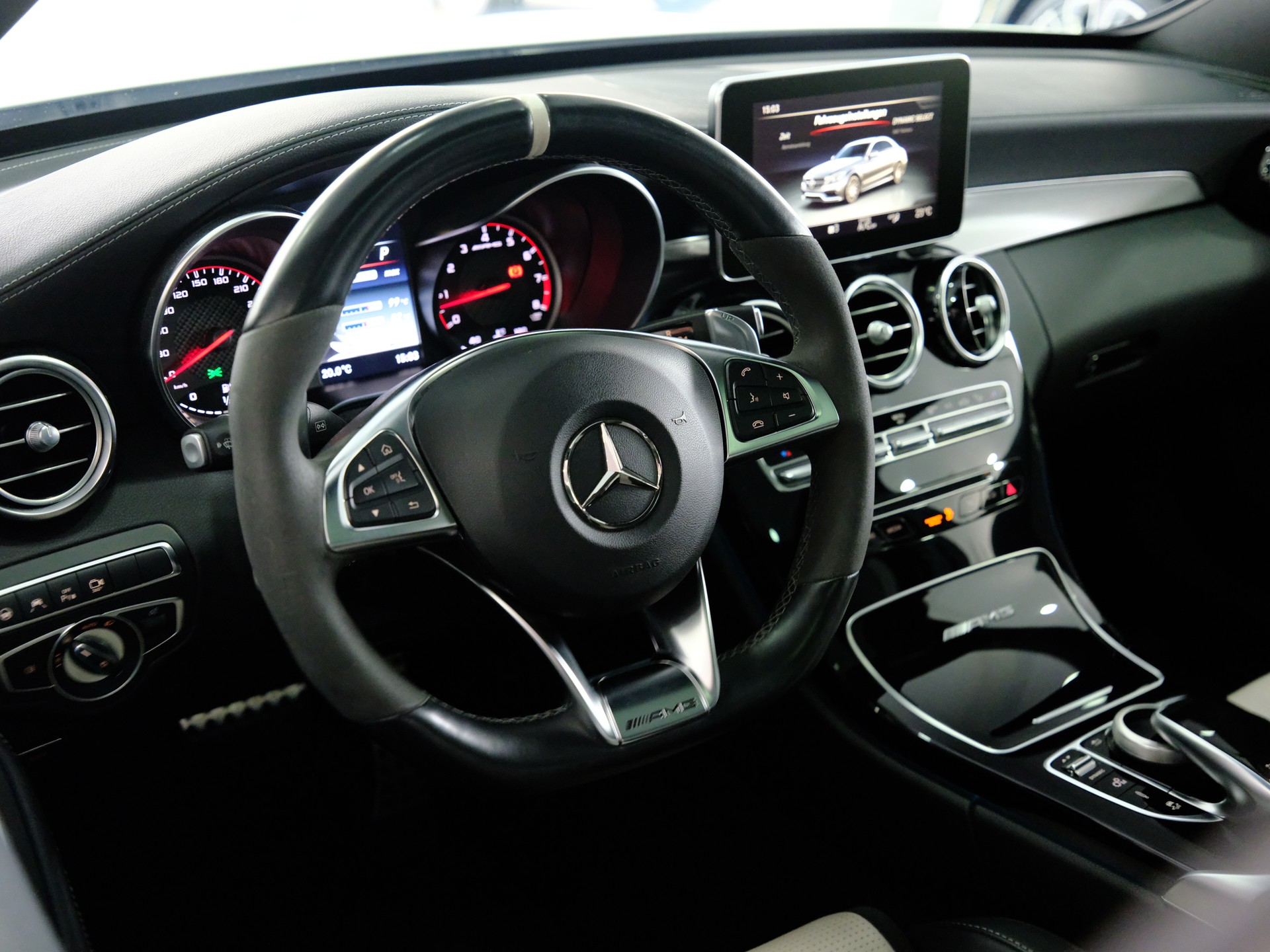 MERCEDES-BENZ C 63 S AMG Speedshift-image-8