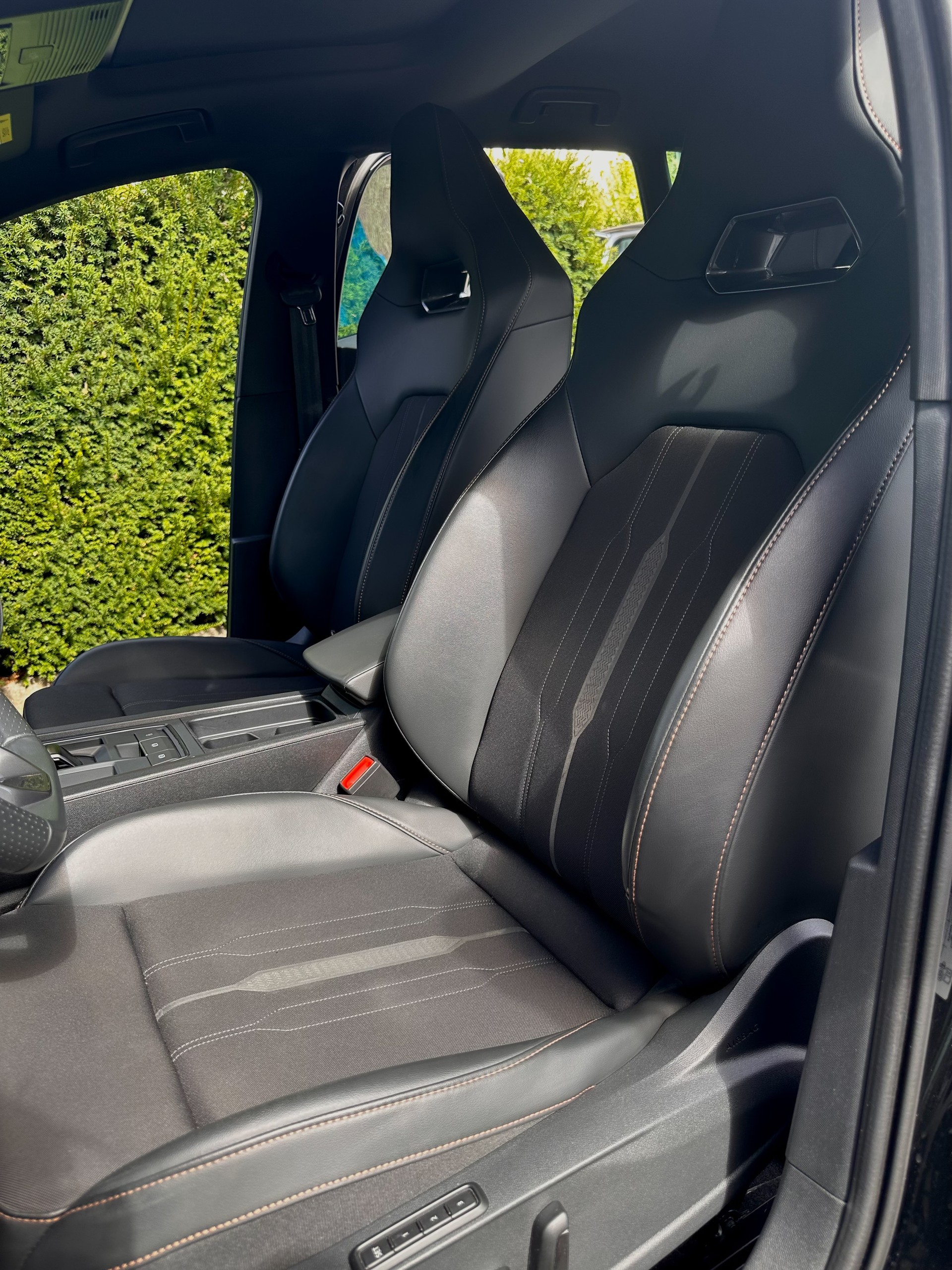 CUPRA 2.0 TSI 300 VZ DSG-image-5
