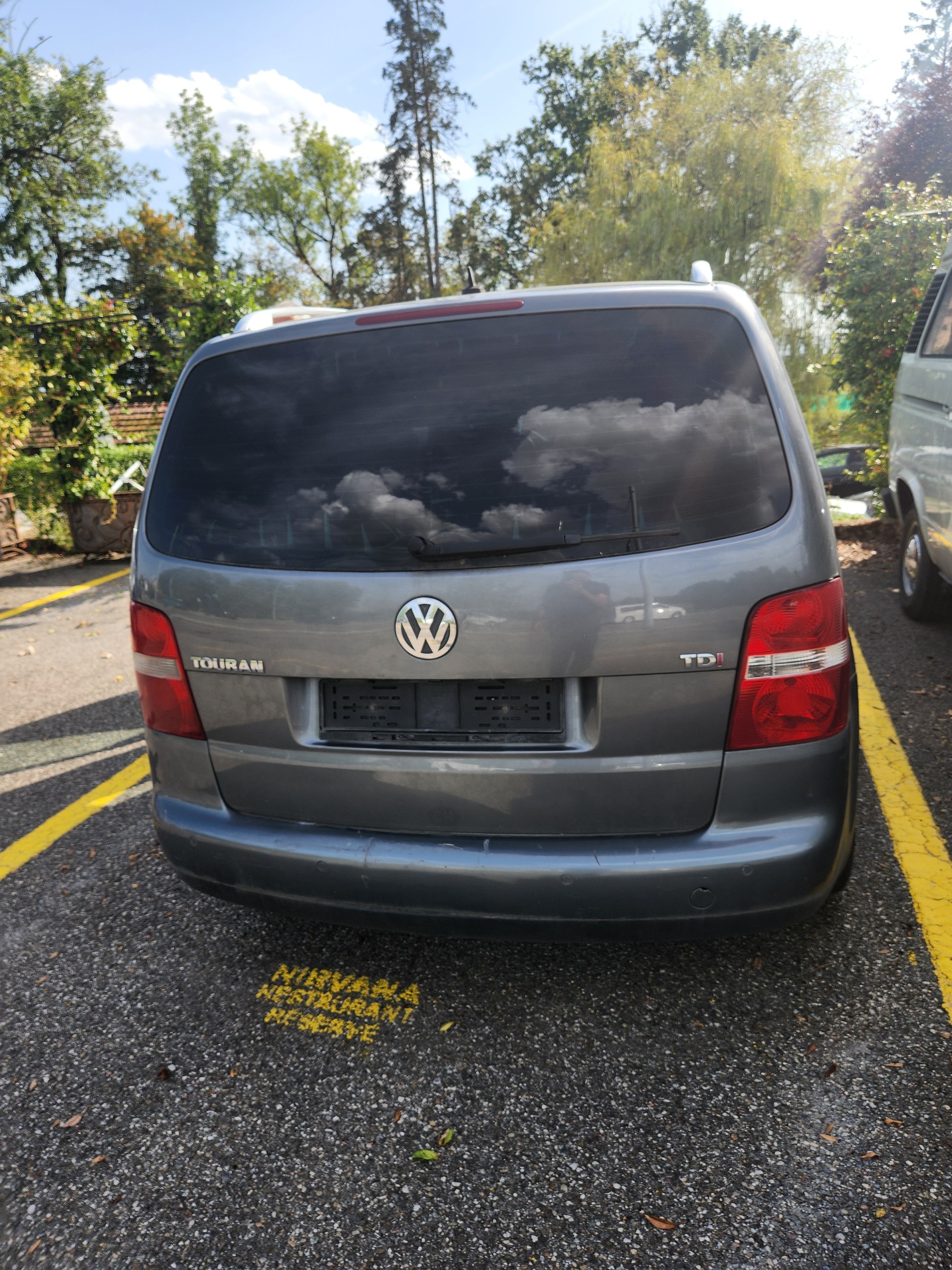 VW Touran 1.9 TDI Trendline-image-1