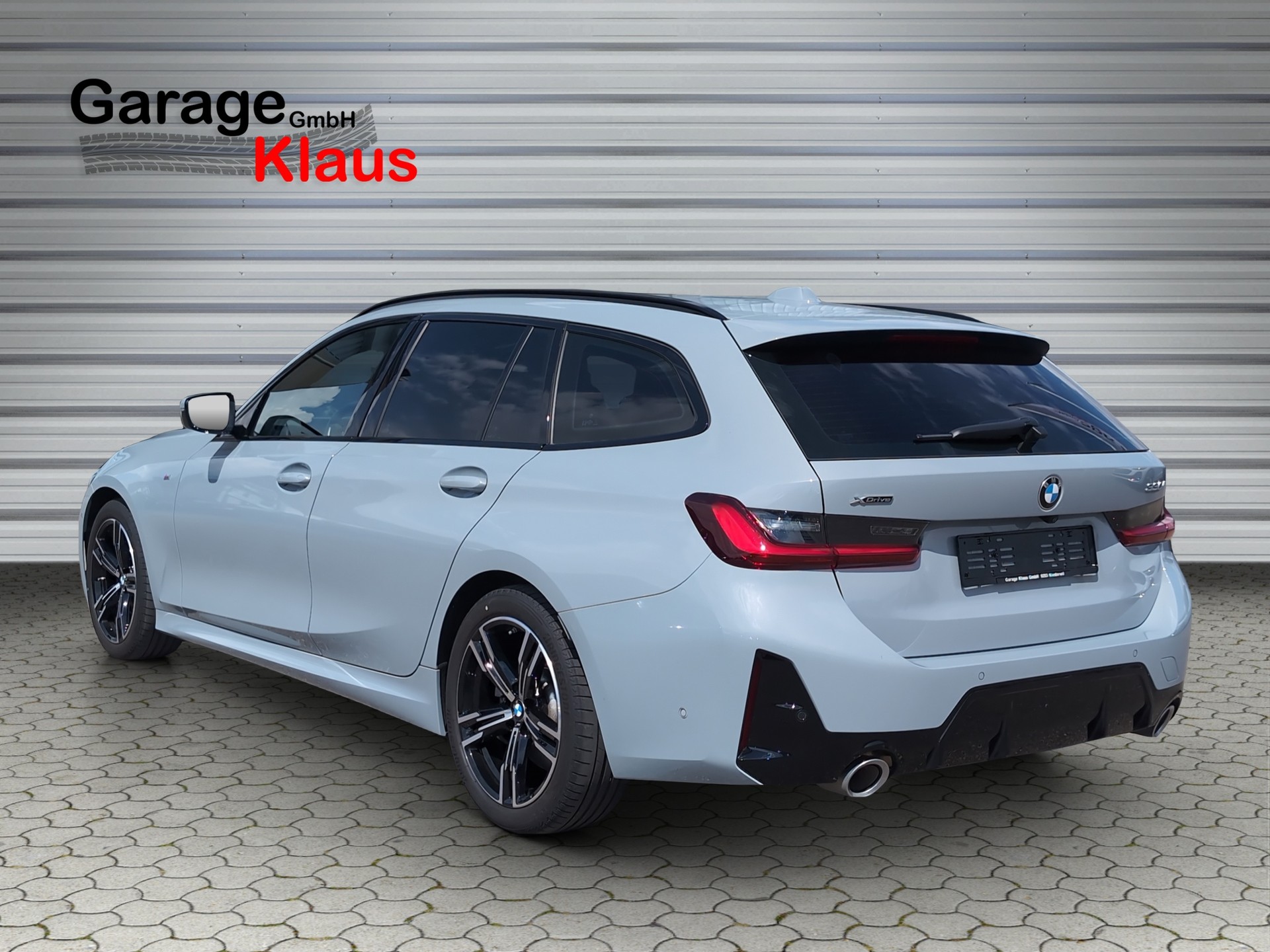 BMW 330i Touring xDrive Steptronic M Sport-image-3