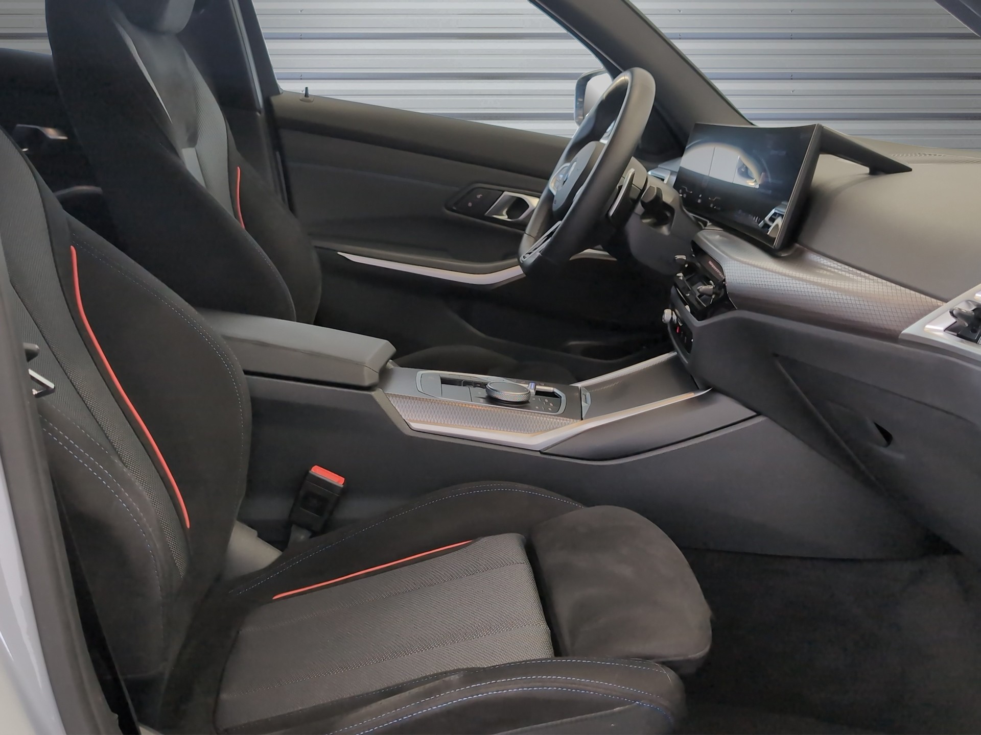 BMW 330i Touring xDrive Steptronic M Sport-image-12
