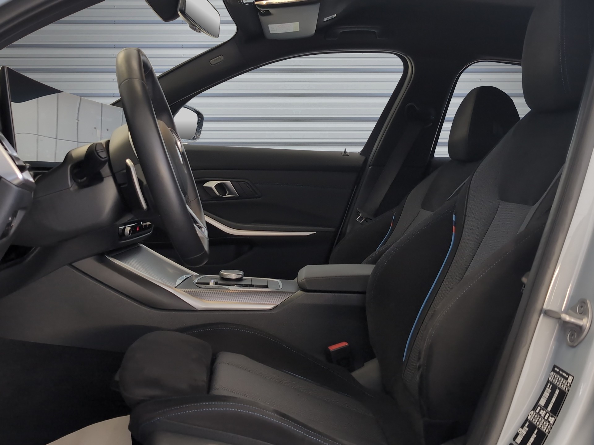 BMW 330i Touring xDrive Steptronic M Sport-image-8