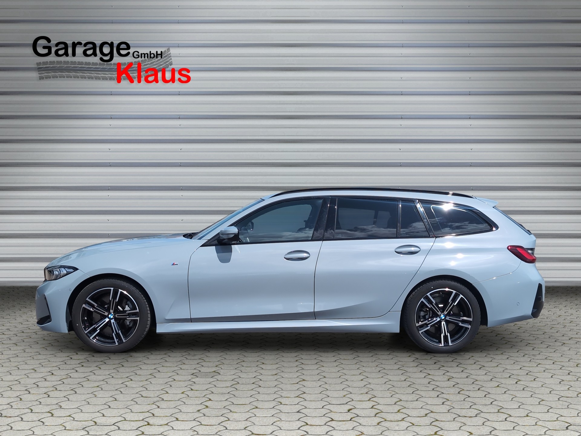 BMW 330i Touring xDrive Steptronic M Sport-image-2