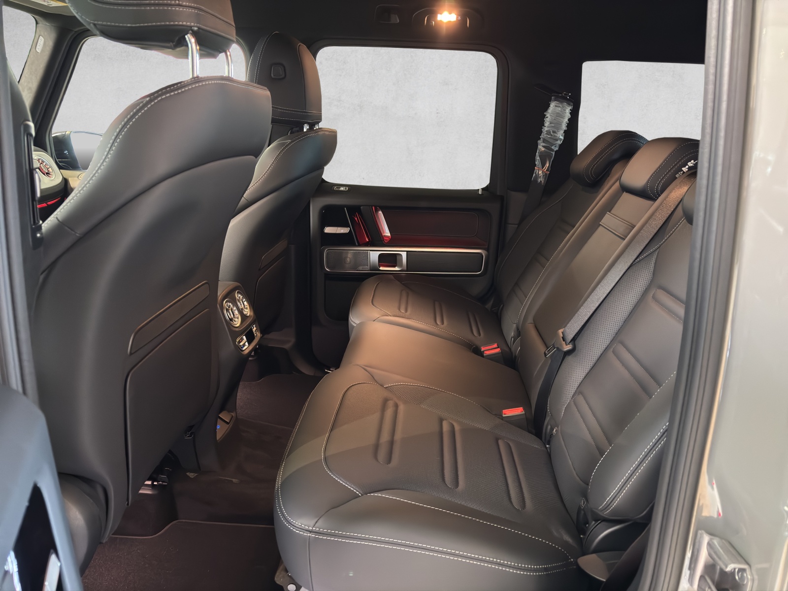 MERCEDES-BENZ G 450 d AMG Line W465-showroom-element-1
