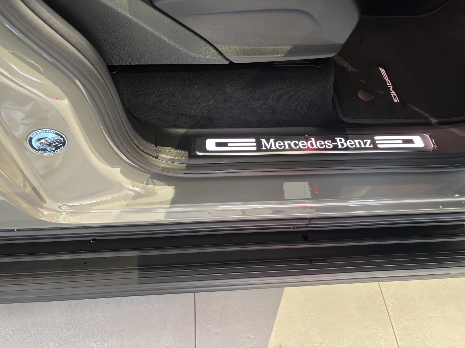 MERCEDES-BENZ G 450 d AMG Line W465-showroom-element-3