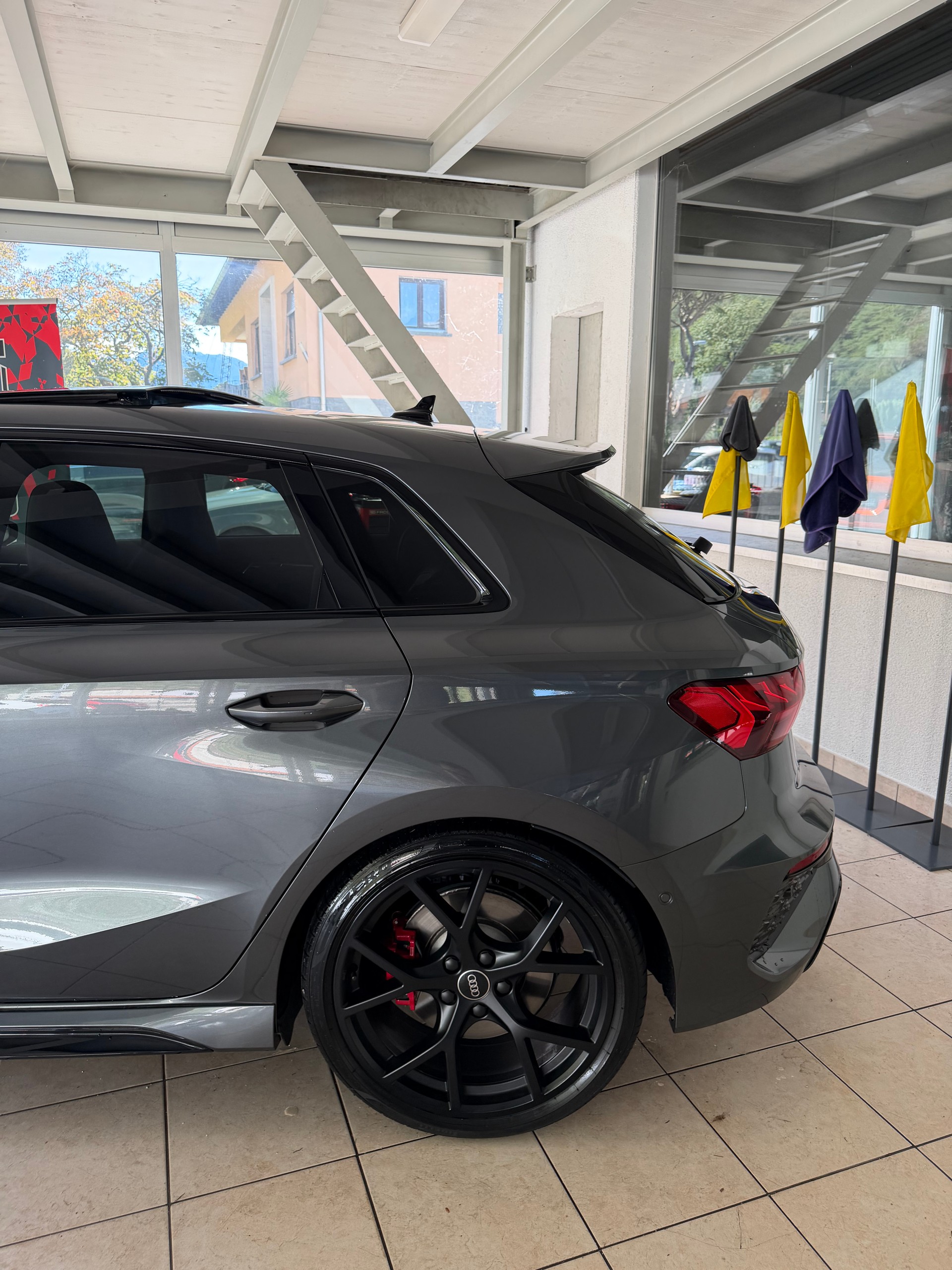 AUDI RS3 Sportback 2.5 TSI quattro S-tronic-image-3