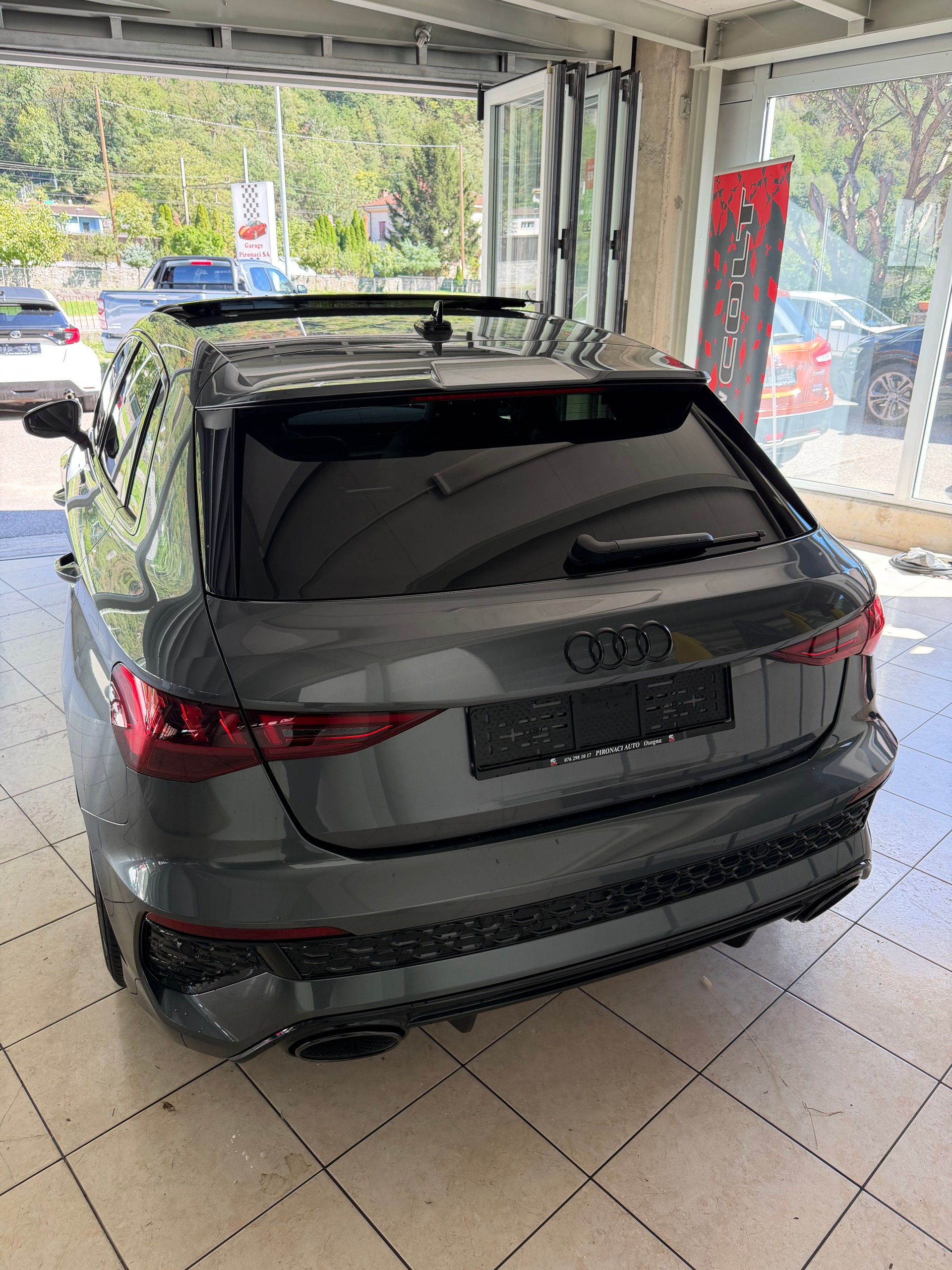 AUDI RS3 Sportback 2.5 TSI quattro S-tronic-image-5