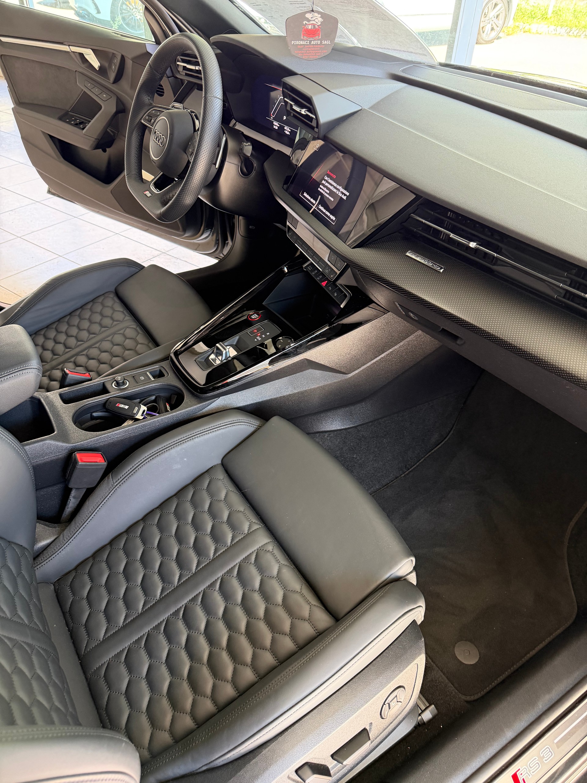 AUDI RS3 Sportback 2.5 TSI quattro S-tronic-image-11