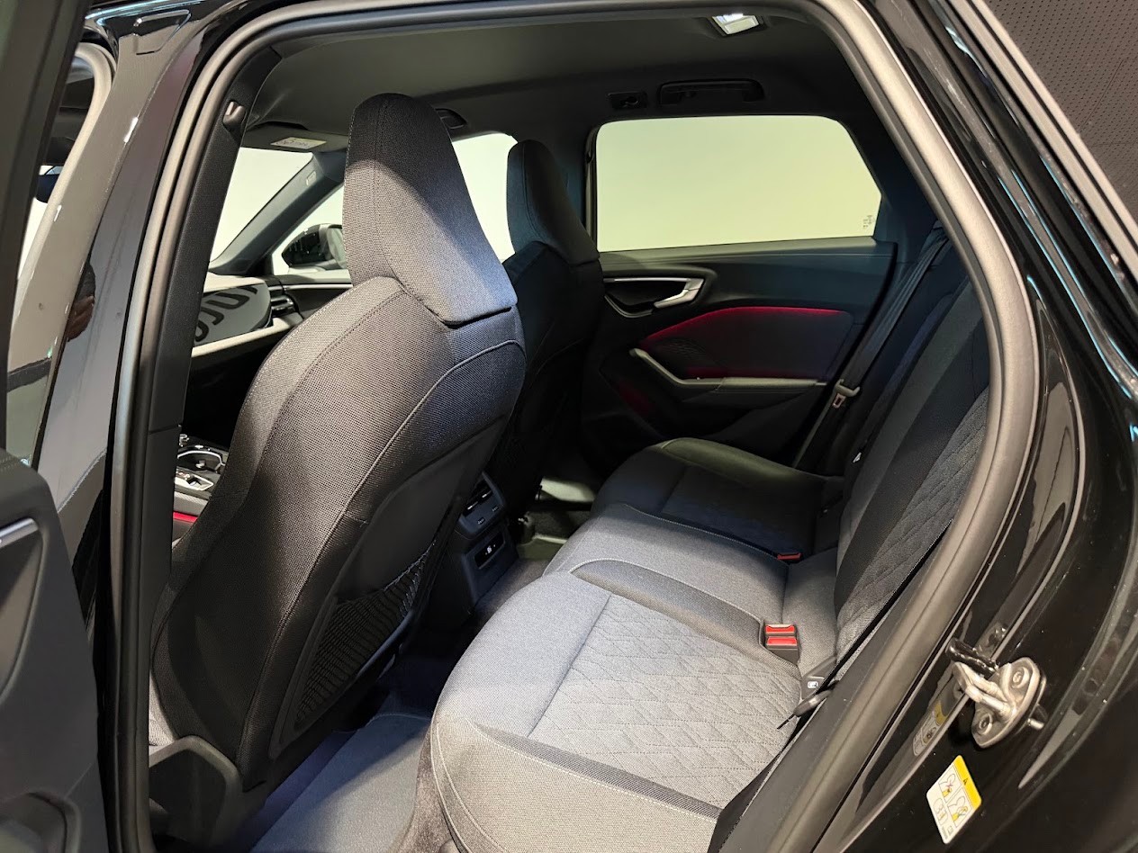 AUDI A5 Avant TDI quattro 150 kW Attraction S tronic-image-4