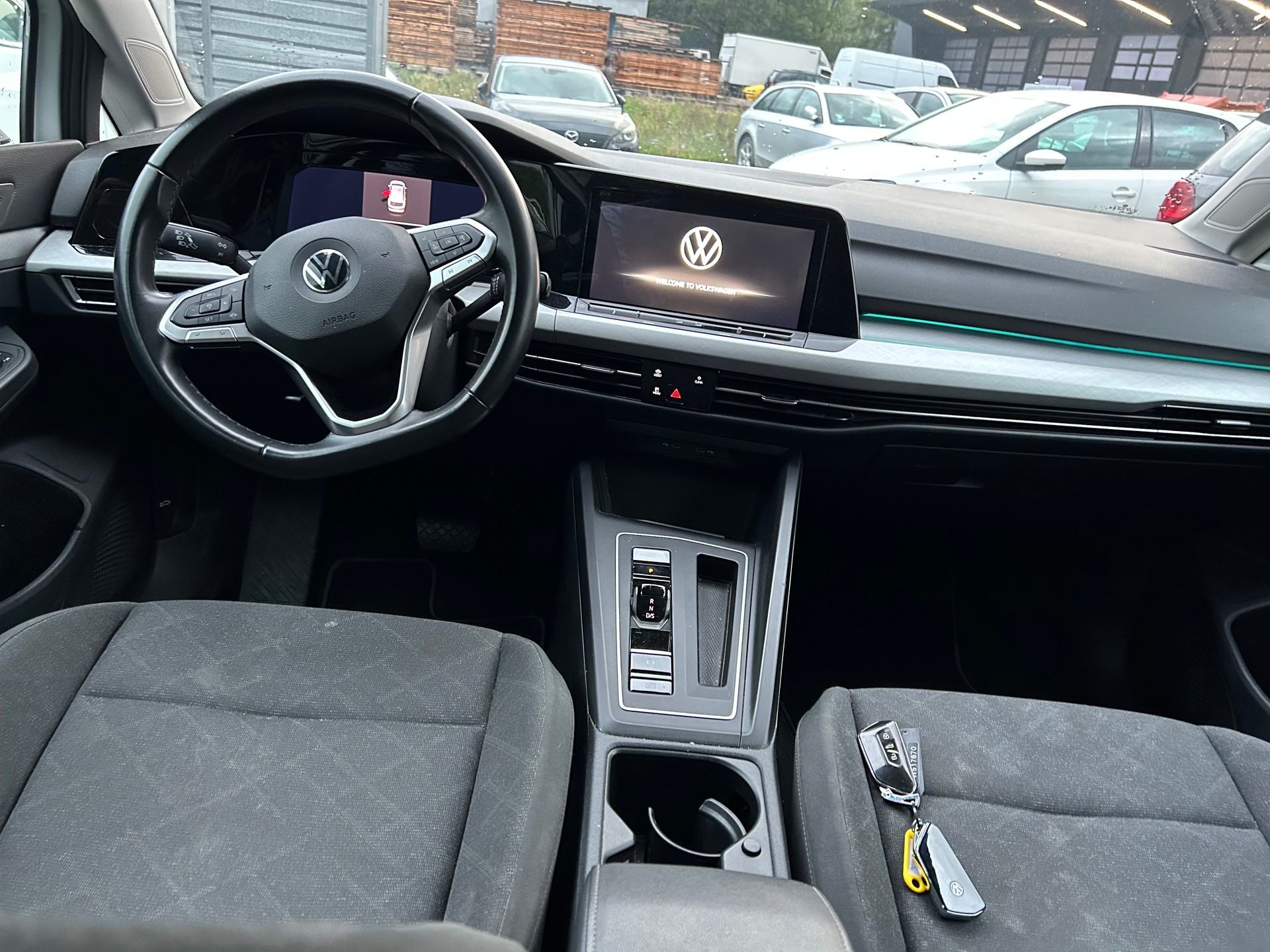 VW Golf Variant 2.0 TDI Life DSG 4Motion-image-5