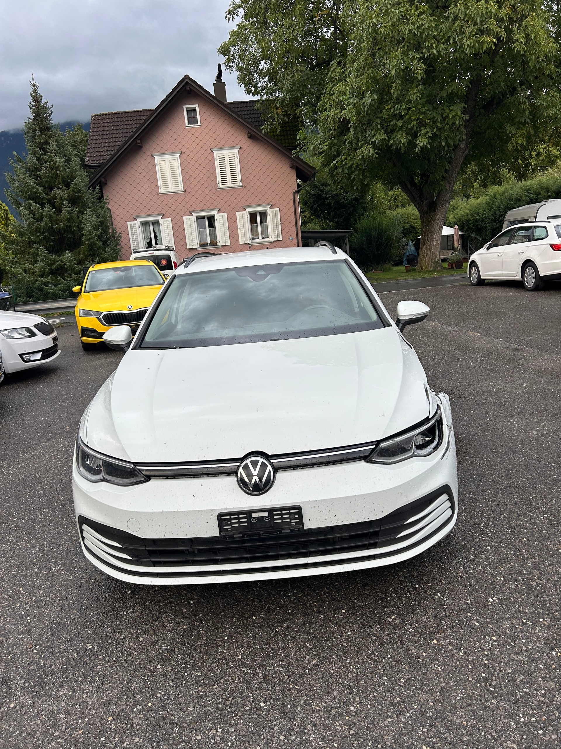 VW Golf Variant 2.0 TDI Life DSG 4Motion-image-10
