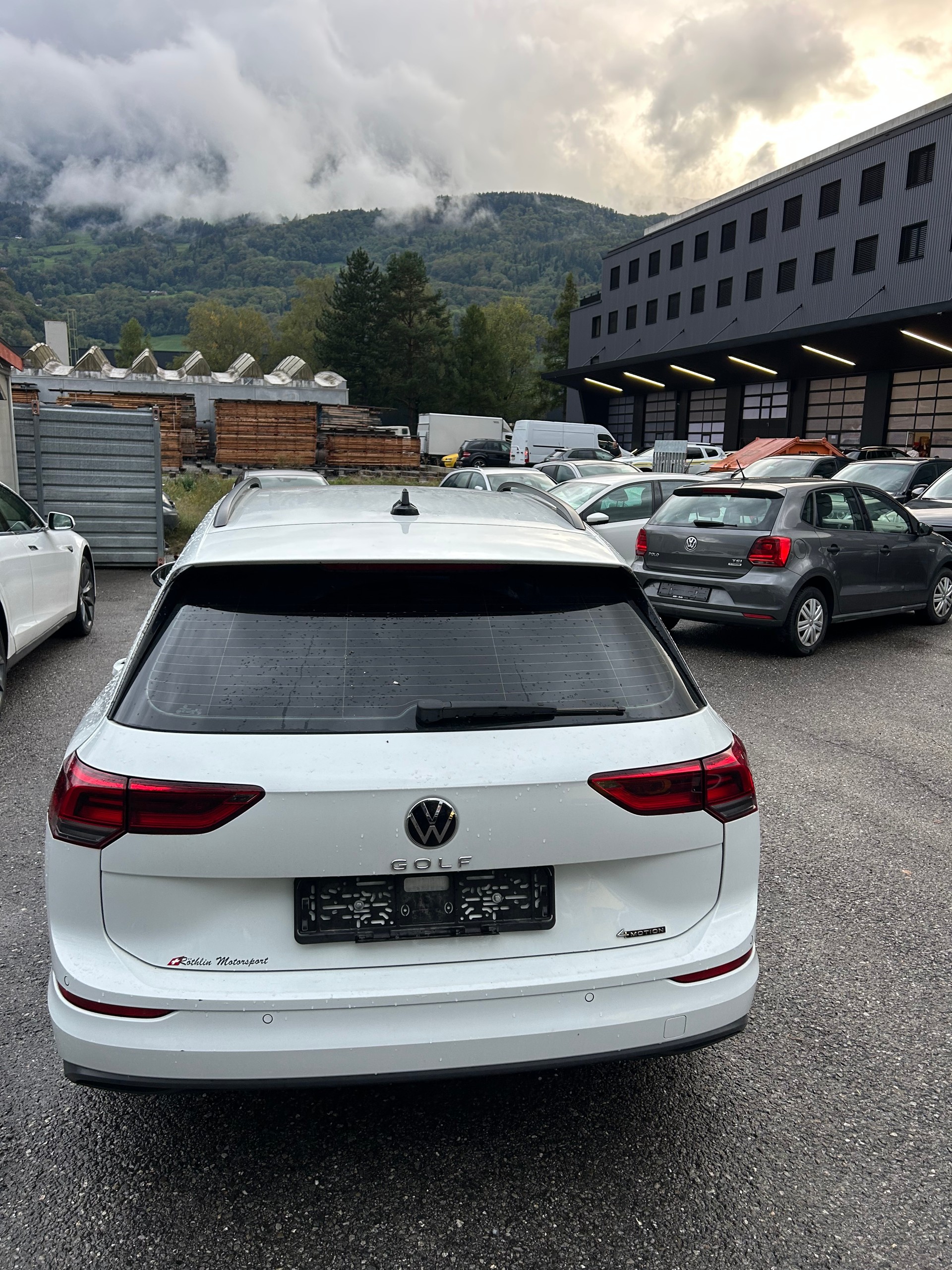 VW Golf Variant 2.0 TDI Life DSG 4Motion-image-9