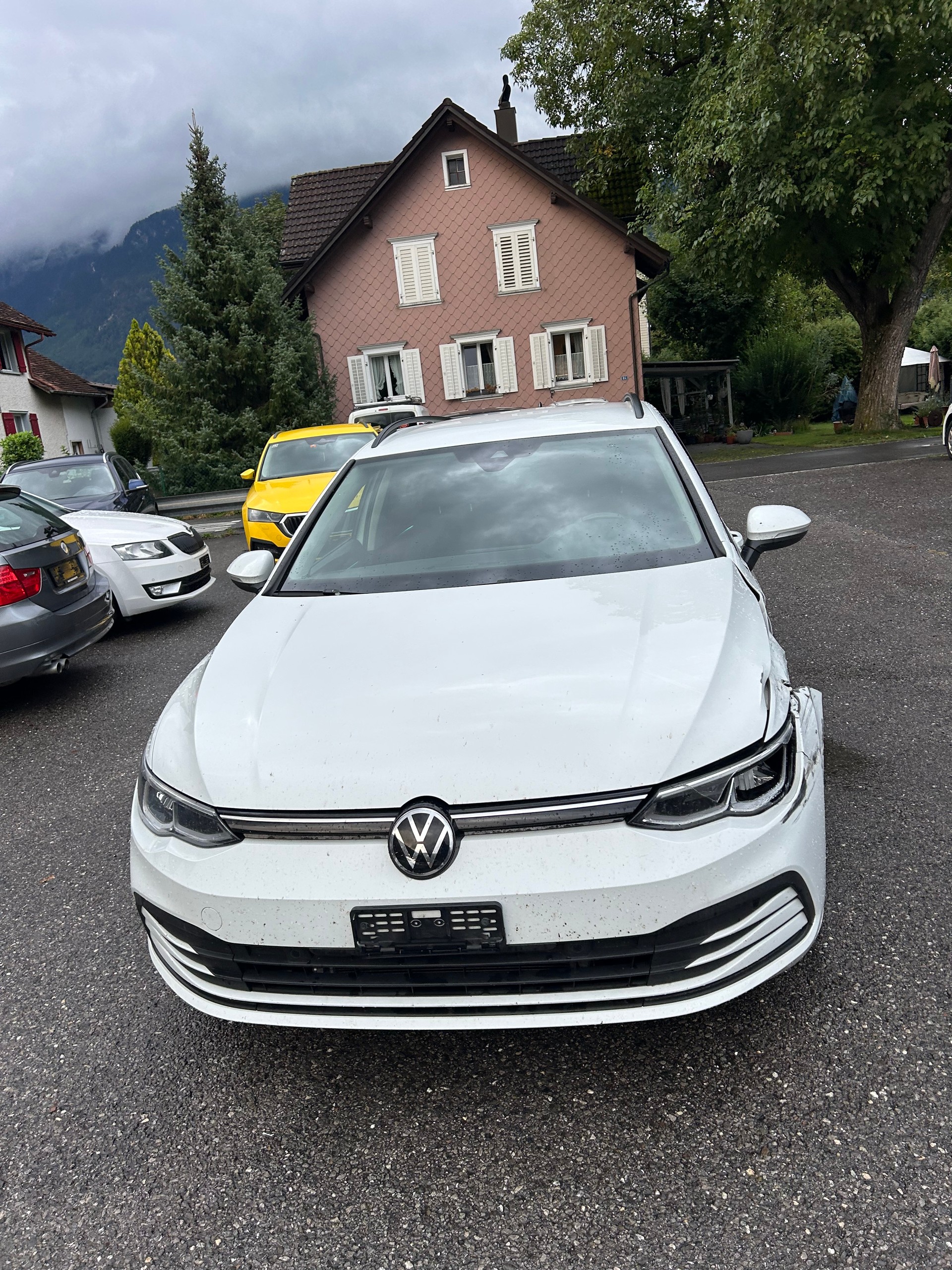 VW Golf Variant 2.0 TDI Life DSG 4Motion-image-0