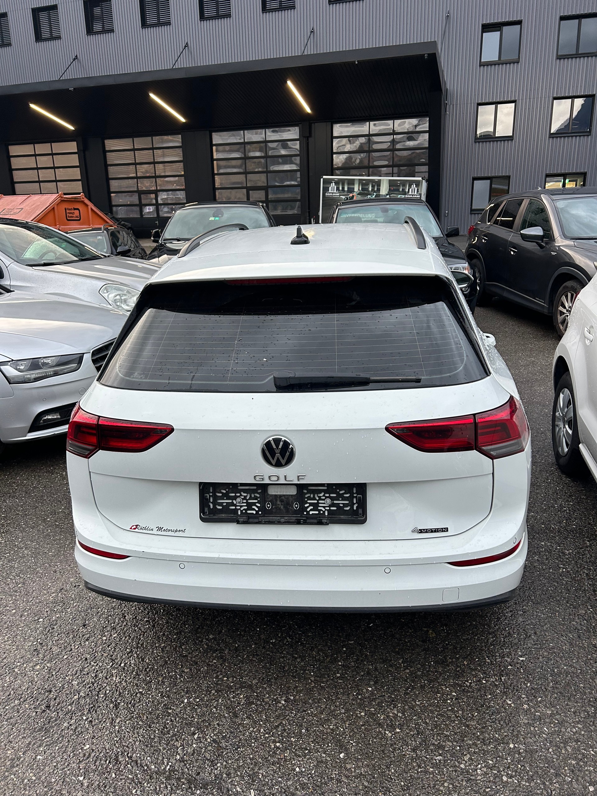 VW Golf Variant 2.0 TDI Life DSG 4Motion-image-13