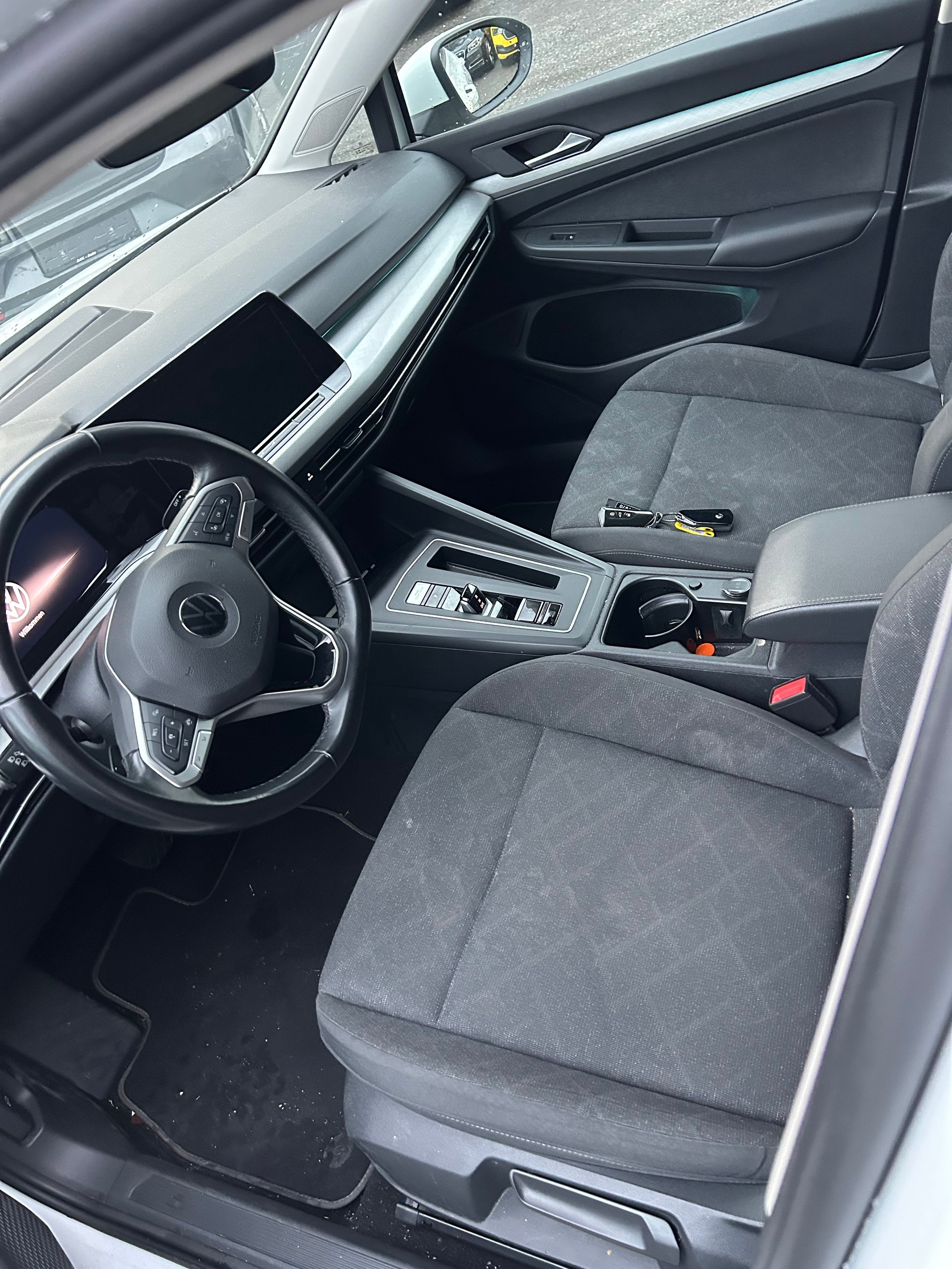 VW Golf Variant 2.0 TDI Life DSG 4Motion-image-3