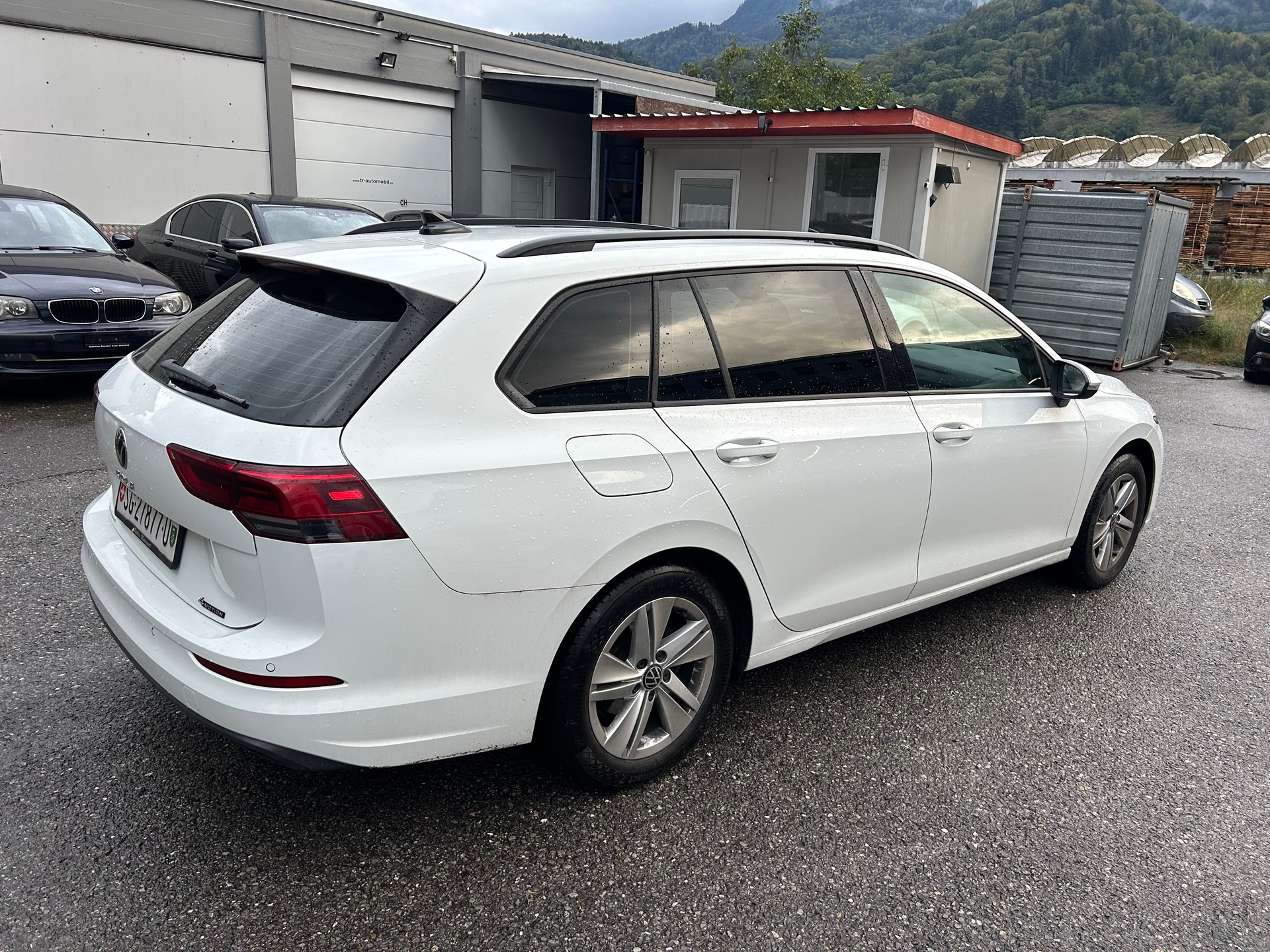VW Golf Variant 2.0 TDI Life DSG 4Motion-image-7