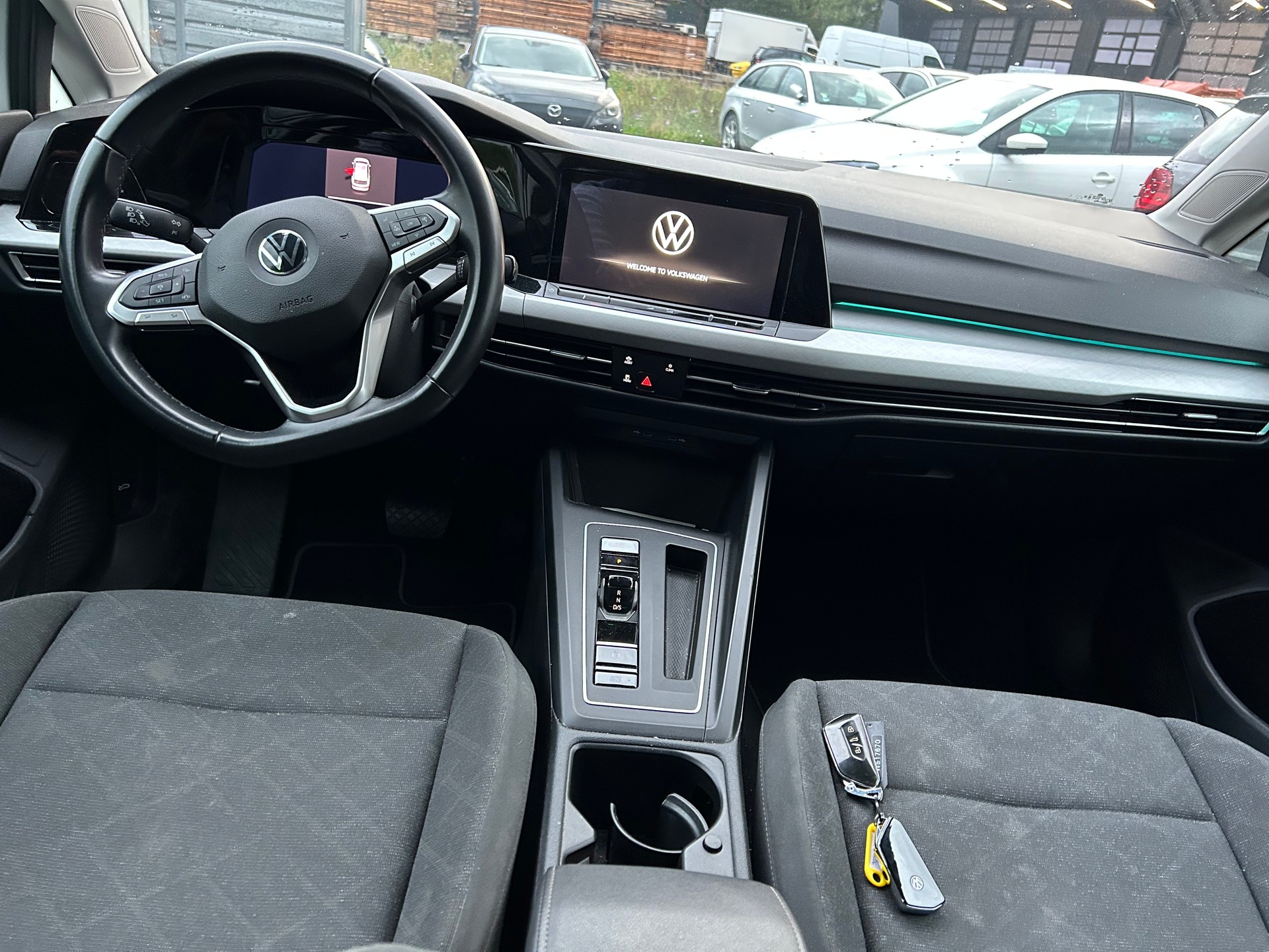 VW Golf Variant 2.0 TDI Life DSG 4Motion-image-6