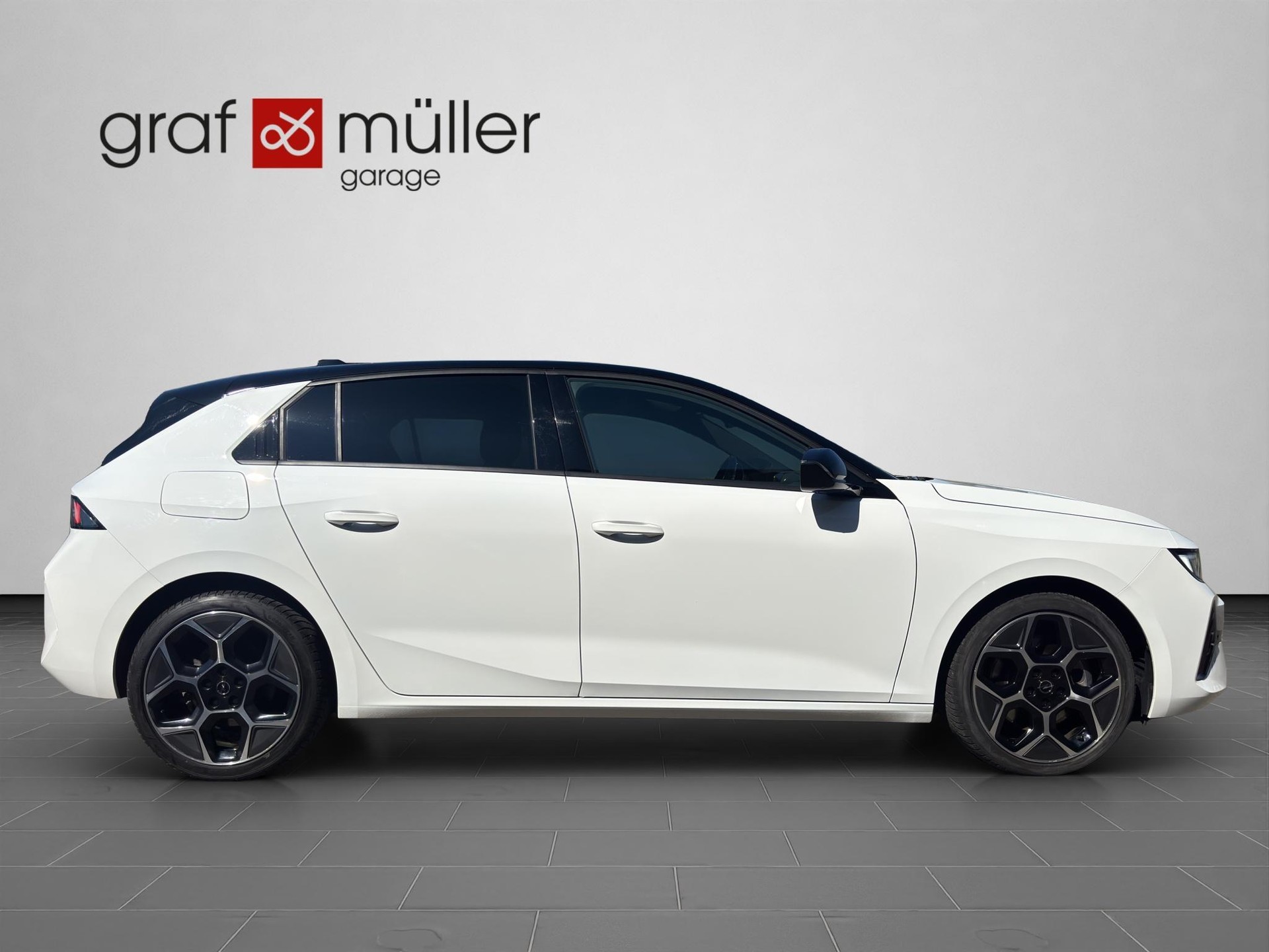OPEL Astra 1.6 T PHEV 180 Swiss Plus-image-16