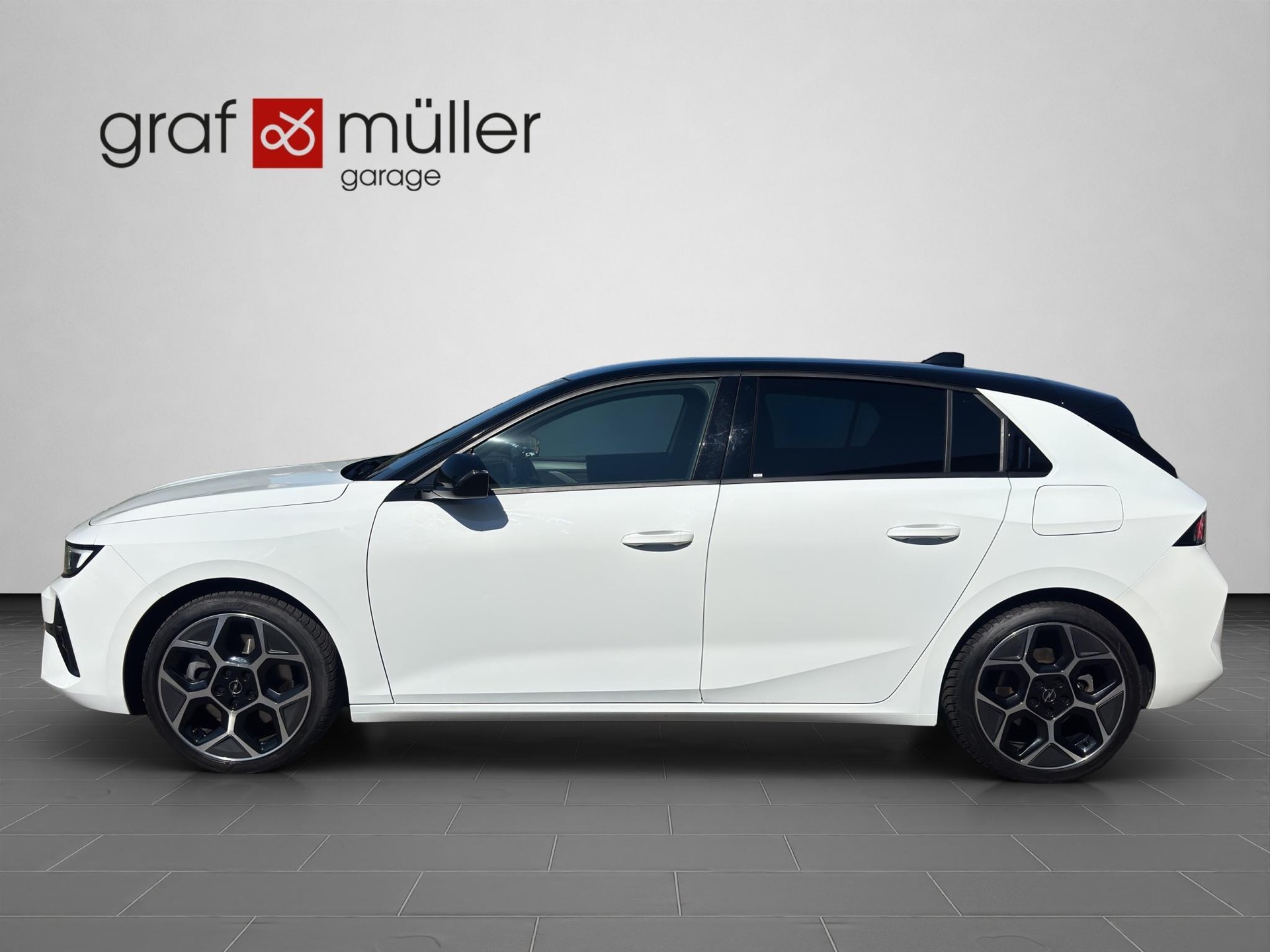 OPEL Astra 1.6 T PHEV 180 Swiss Plus-image-1