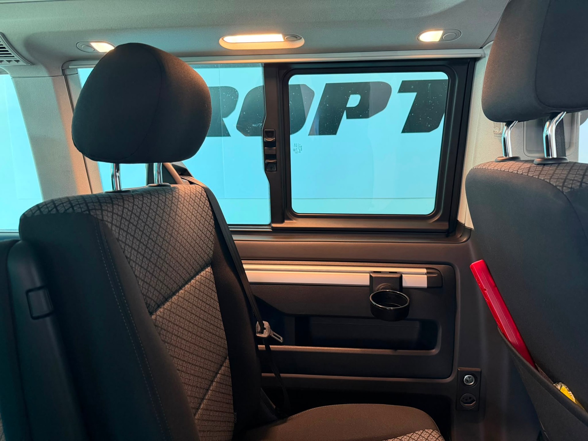 VW T6.1 California 2.0 TDI Beach Edition Spirit 4Motion-image-18