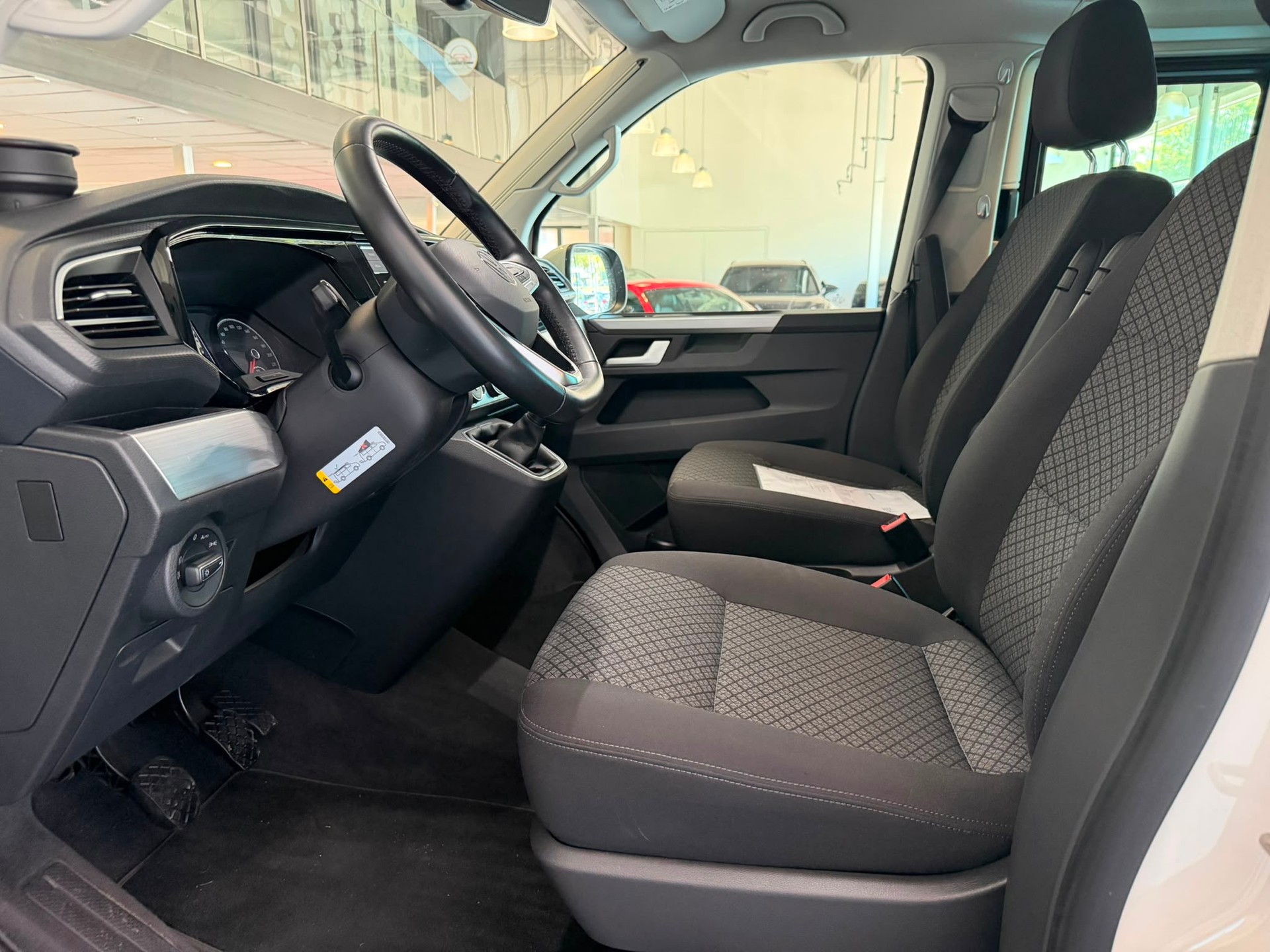 VW T6.1 California 2.0 TDI Beach Edition Spirit 4Motion-image-14