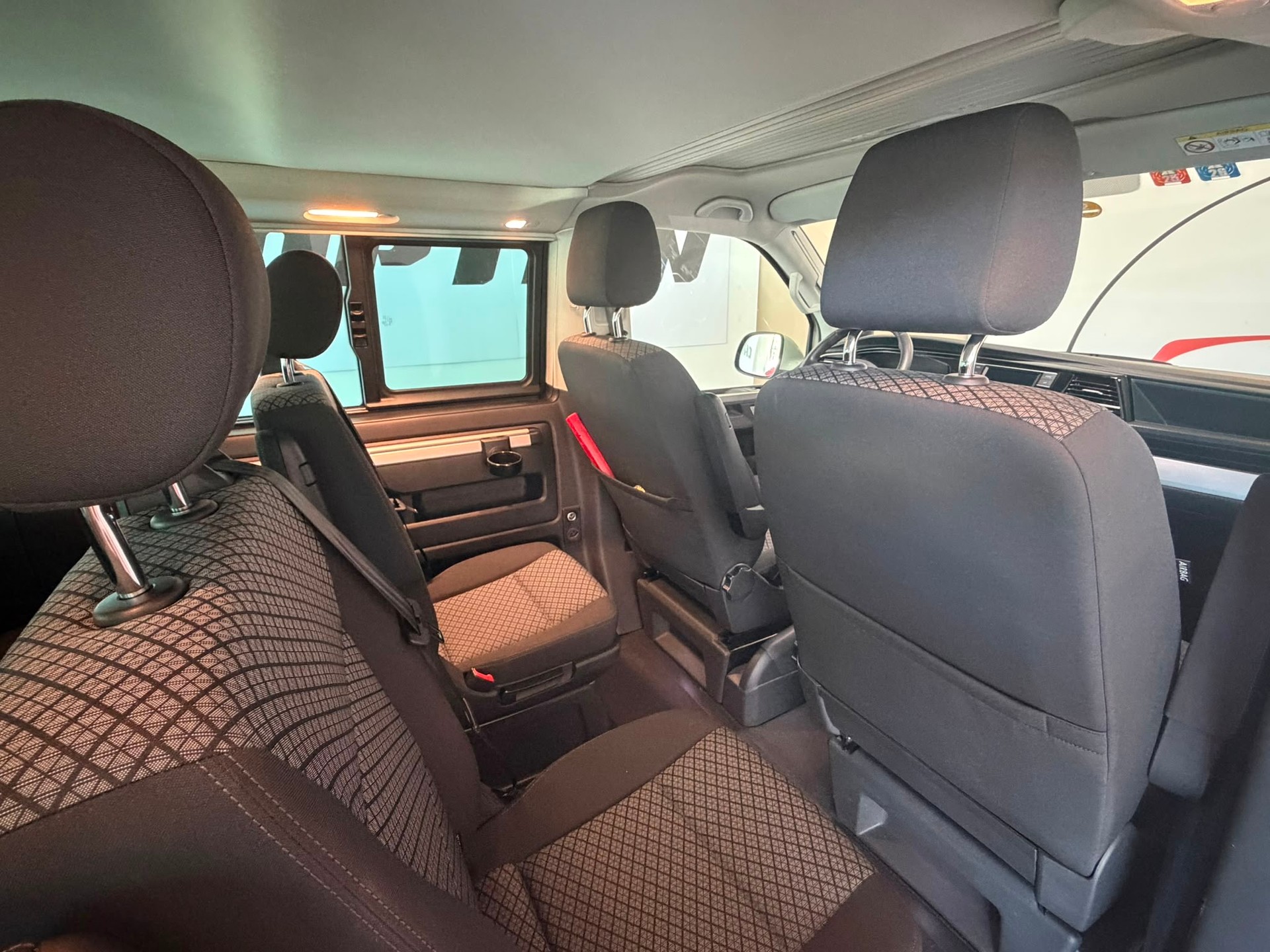 VW T6.1 California 2.0 TDI Beach Edition Spirit 4Motion-image-16