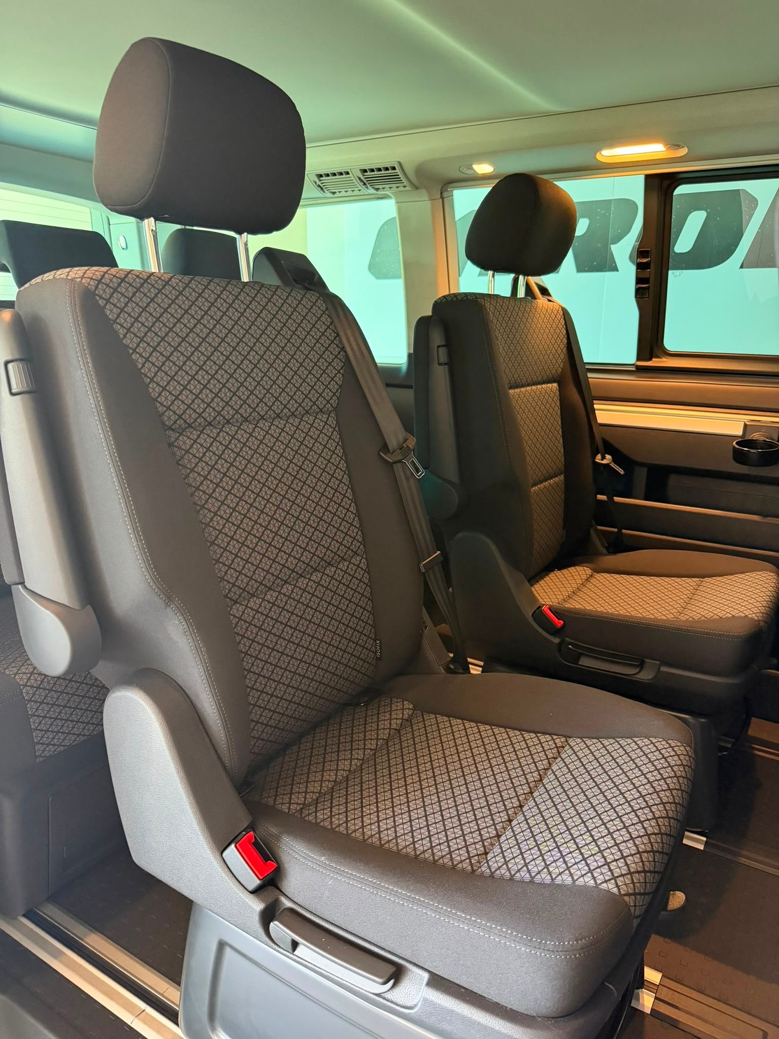 VW T6.1 California 2.0 TDI Beach Edition Spirit 4Motion-image-19