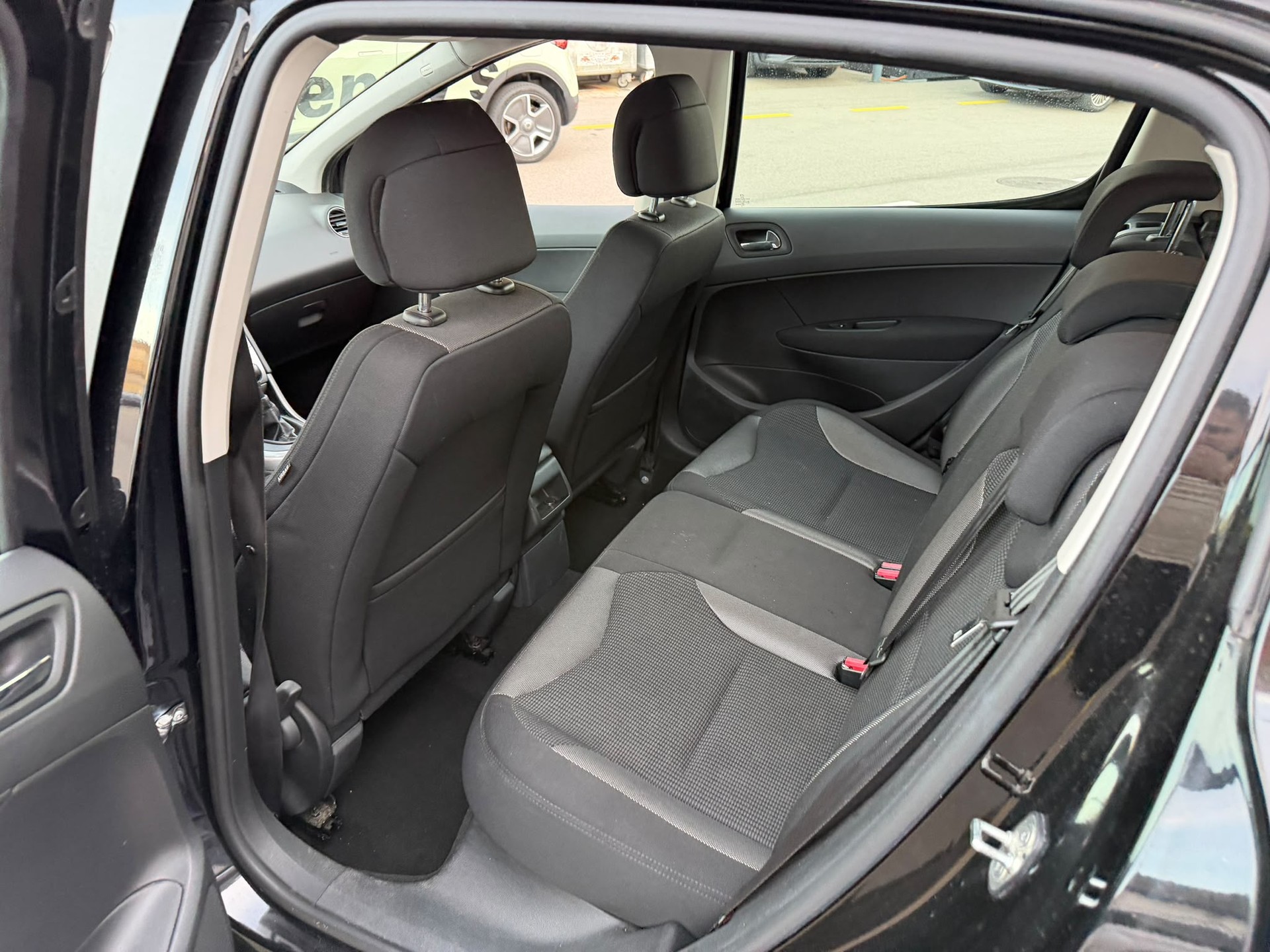 PEUGEOT 308 1.6 16V VTI Sport-image-12