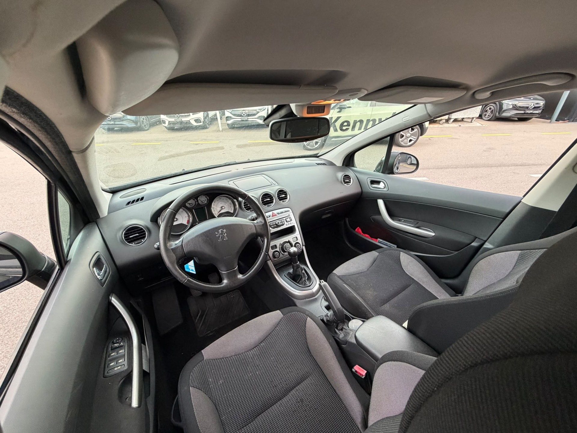 PEUGEOT 308 1.6 16V VTI Sport-image-13